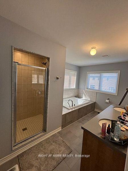 Photo 16 of 378 Danny Wheeler Boulevard, Georgina, Keswick North — HOMEH