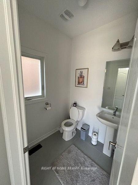 Photo 6 of 378 Danny Wheeler Boulevard, Georgina, Keswick North — HOMEH