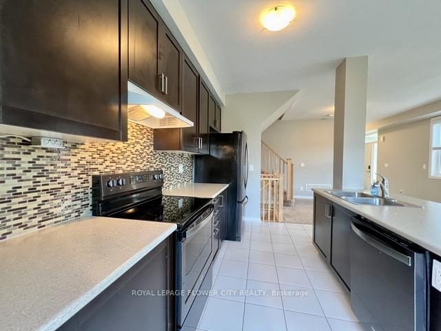 Photo 13 of 43 Gregory Avenue, Collingwood — HOMEH