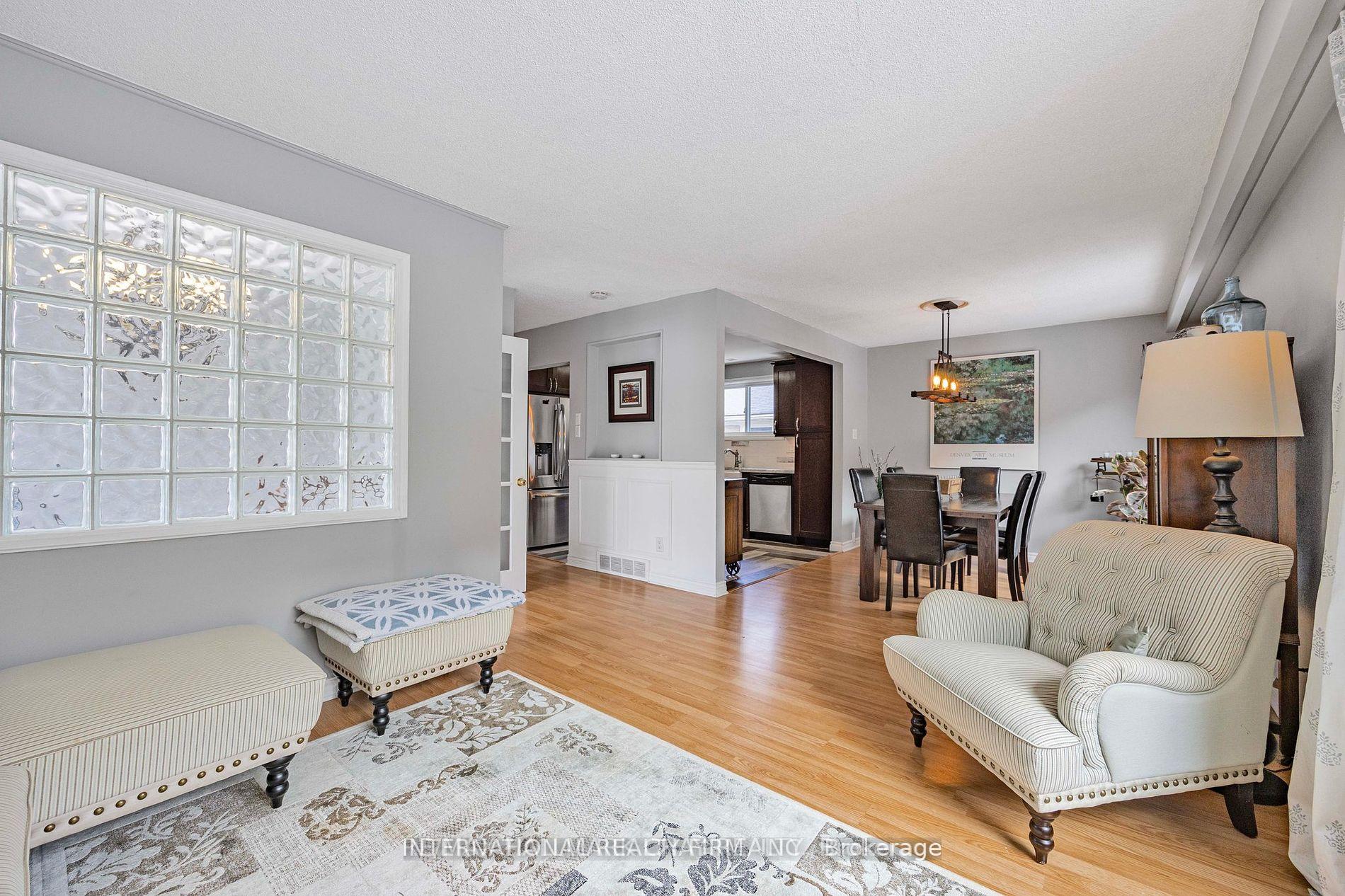 Photo 10 of Unit Main floor unit, 37 Foreht Crescent, Aurora, Aurora Heights — HOMEH