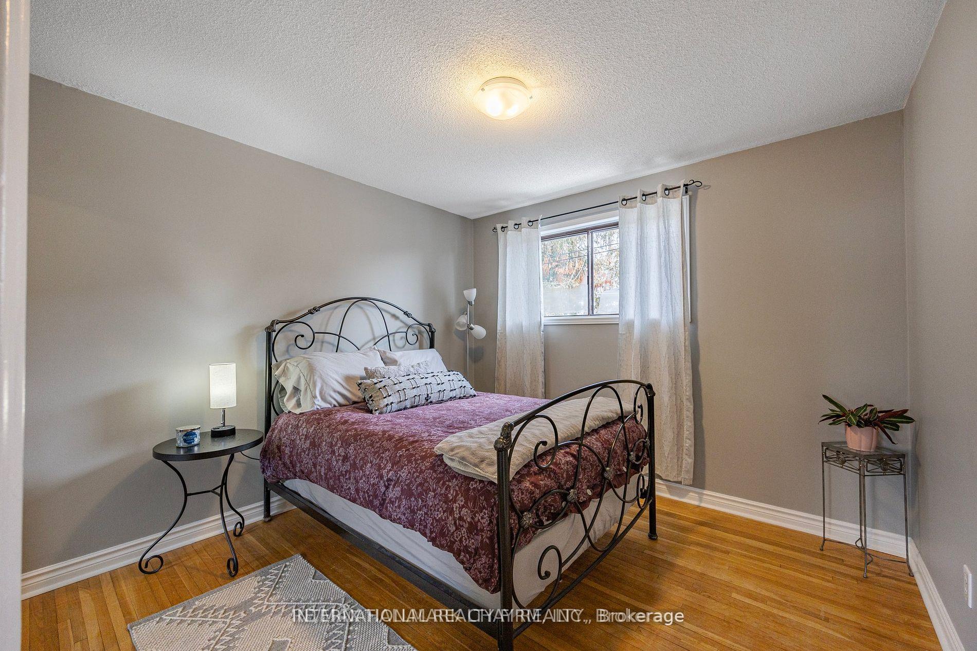 Photo 18 of Unit Main floor unit, 37 Foreht Crescent, Aurora, Aurora Heights — HOMEH