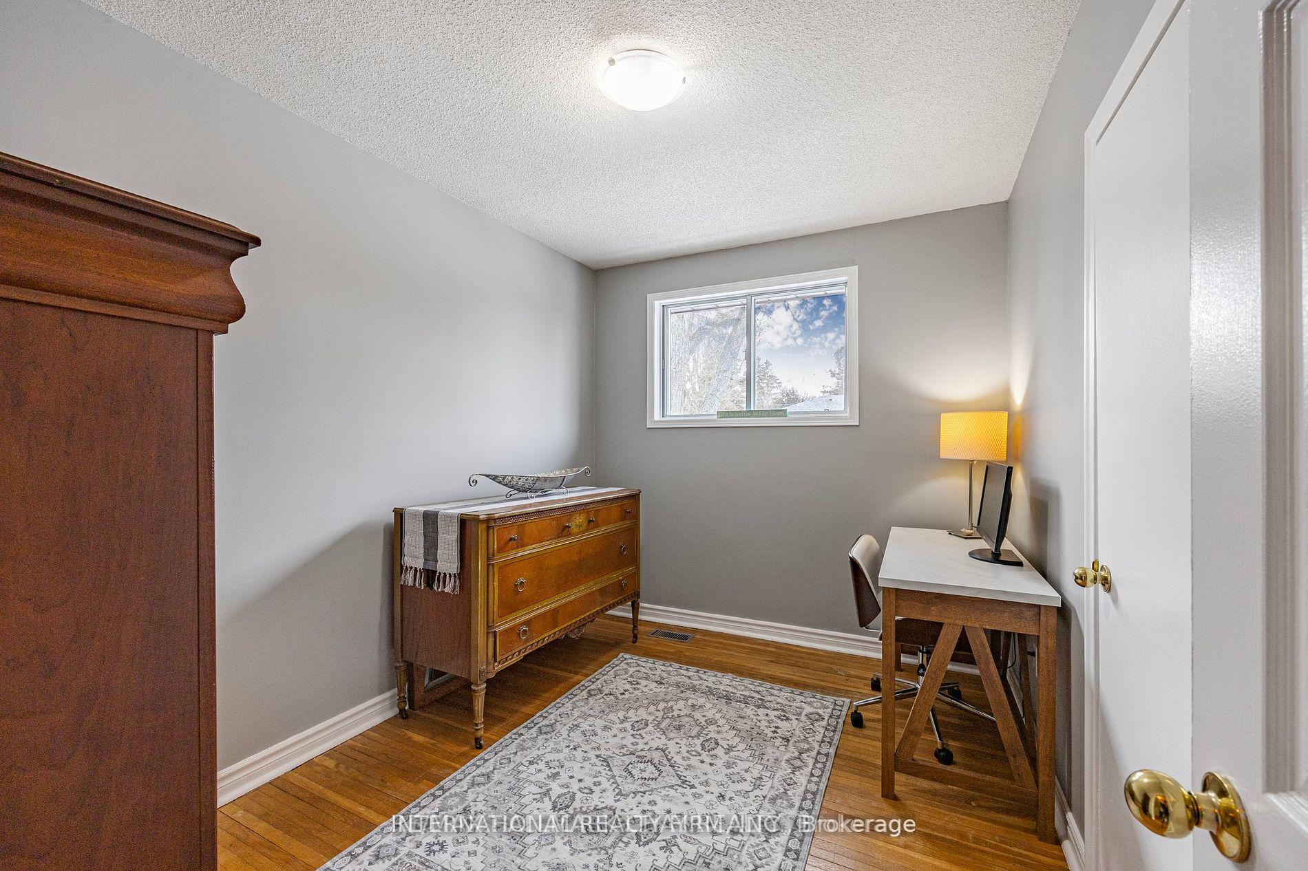 Photo 17 of Unit Main floor unit, 37 Foreht Crescent, Aurora, Aurora Heights — HOMEH