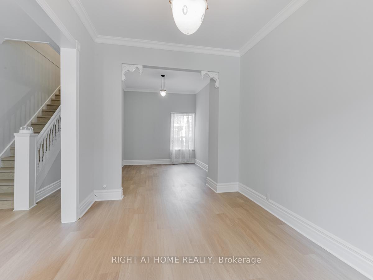 Photo 6 of 168 Borden Street, Toronto, University — HOMEH