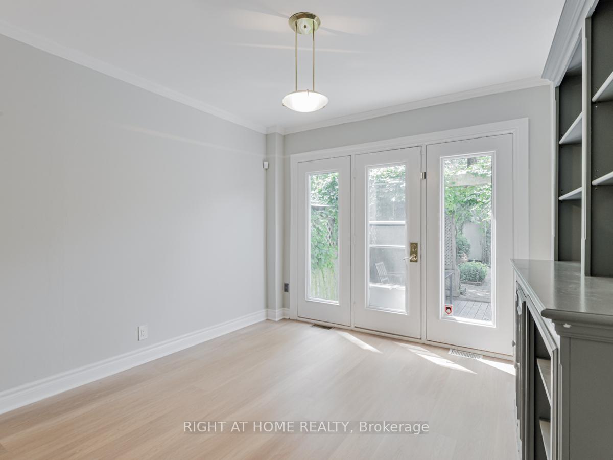 Photo 9 of 168 Borden Street, Toronto, University — HOMEH