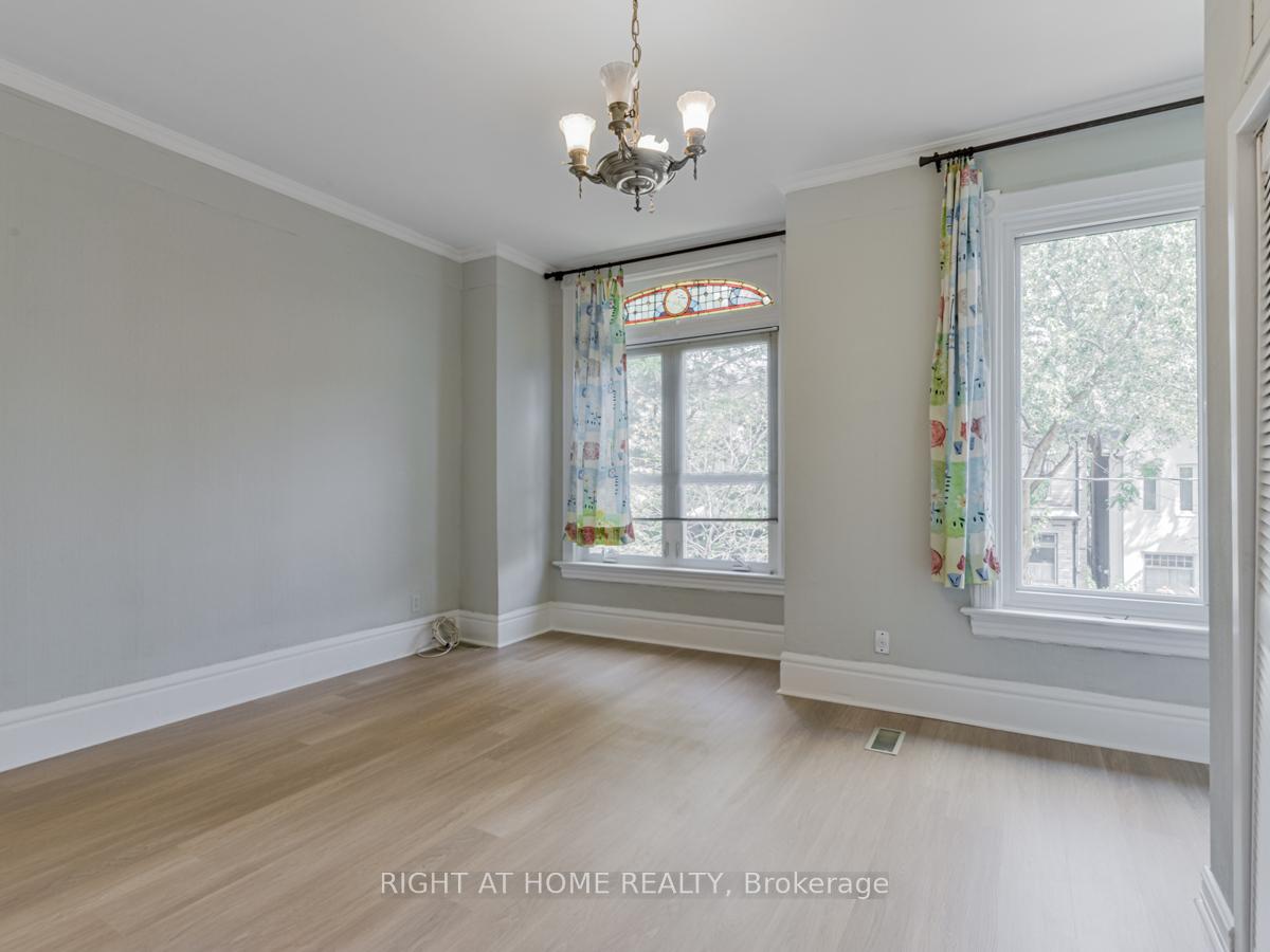 Photo 16 of 168 Borden Street, Toronto, University — HOMEH