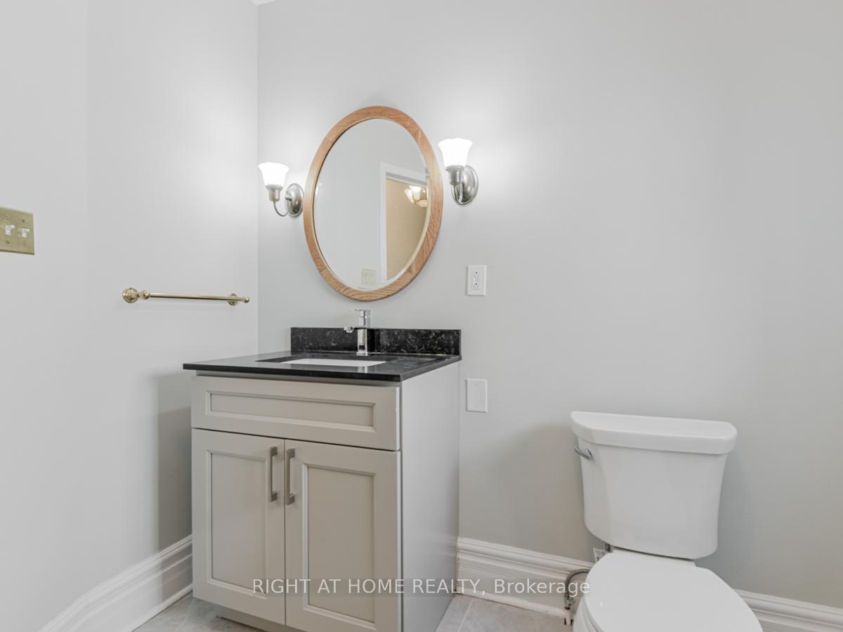 Photo 17 of 168 Borden Street, Toronto, University — HOMEH
