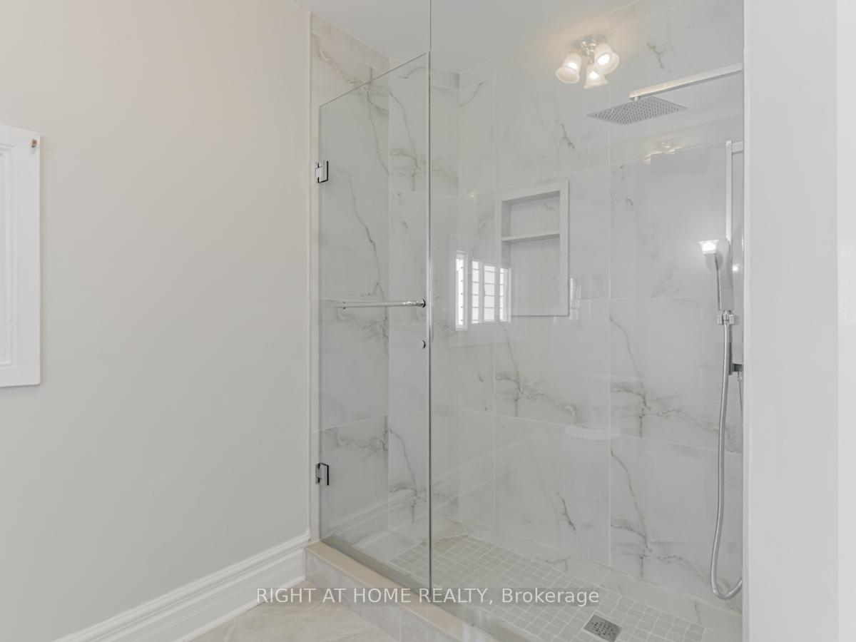 Photo 26 of 168 Borden Street, Toronto, University — HOMEH
