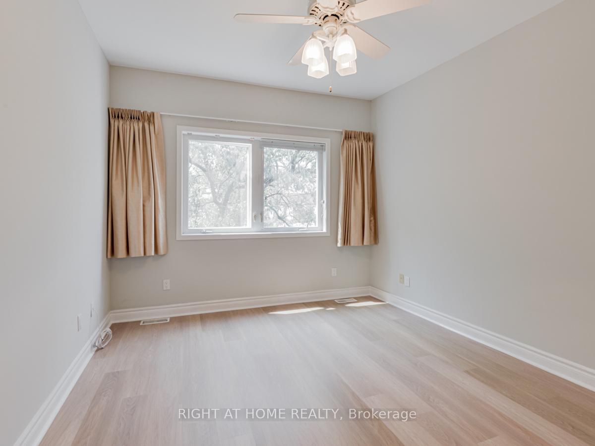 Photo 19 of 168 Borden Street, Toronto, University — HOMEH