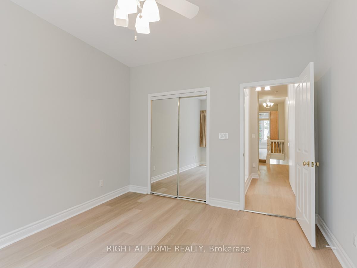 Photo 8 of 168 Borden Street, Toronto, University — HOMEH