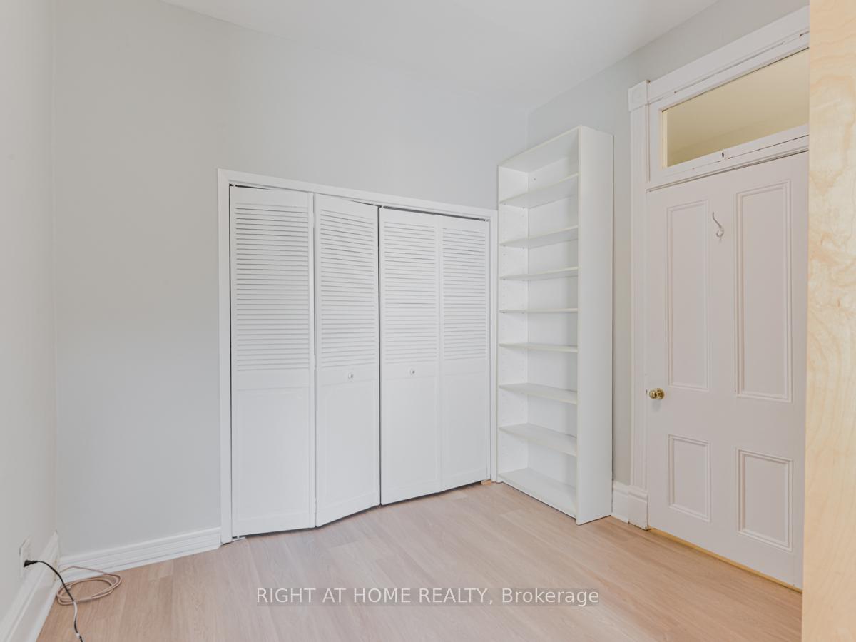 Photo 14 of 168 Borden Street, Toronto, University — HOMEH