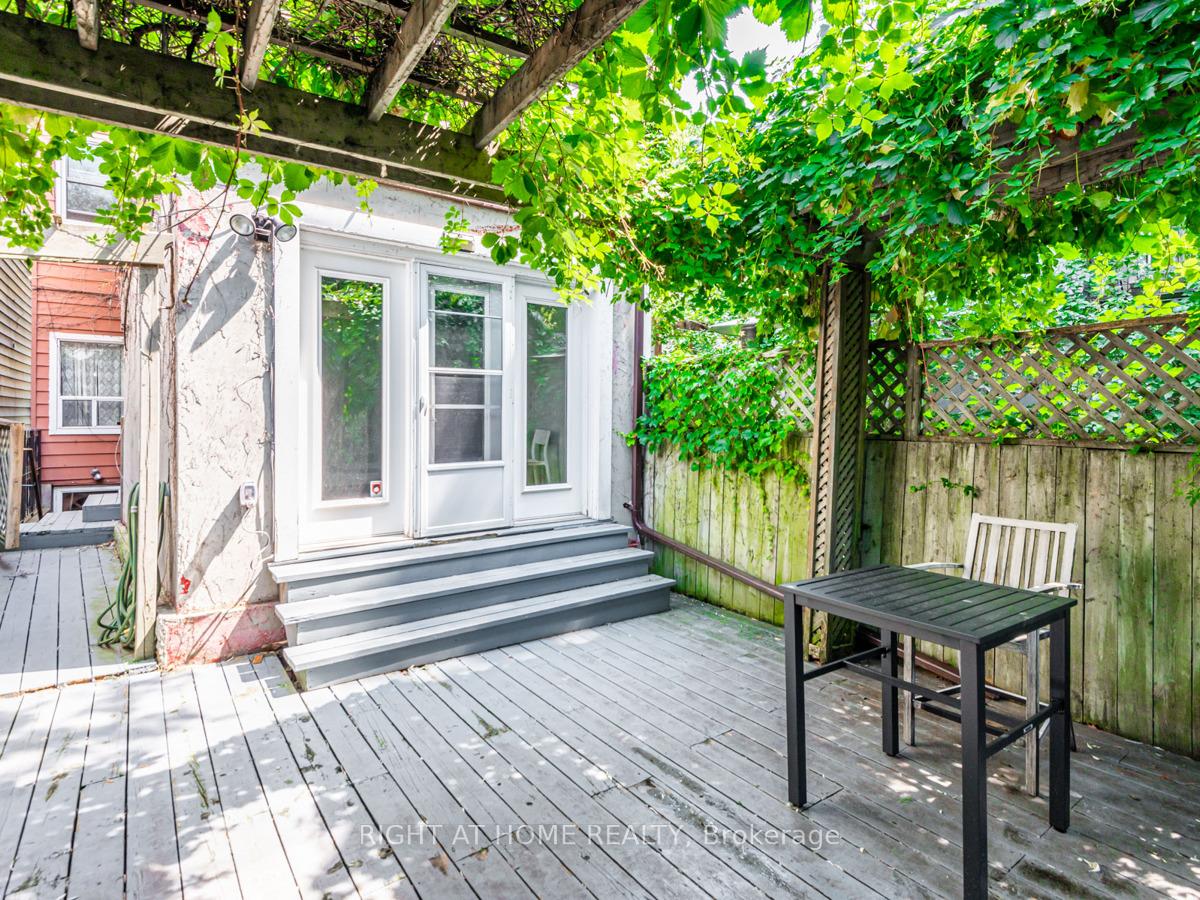 Photo 22 of 168 Borden Street, Toronto, University — HOMEH