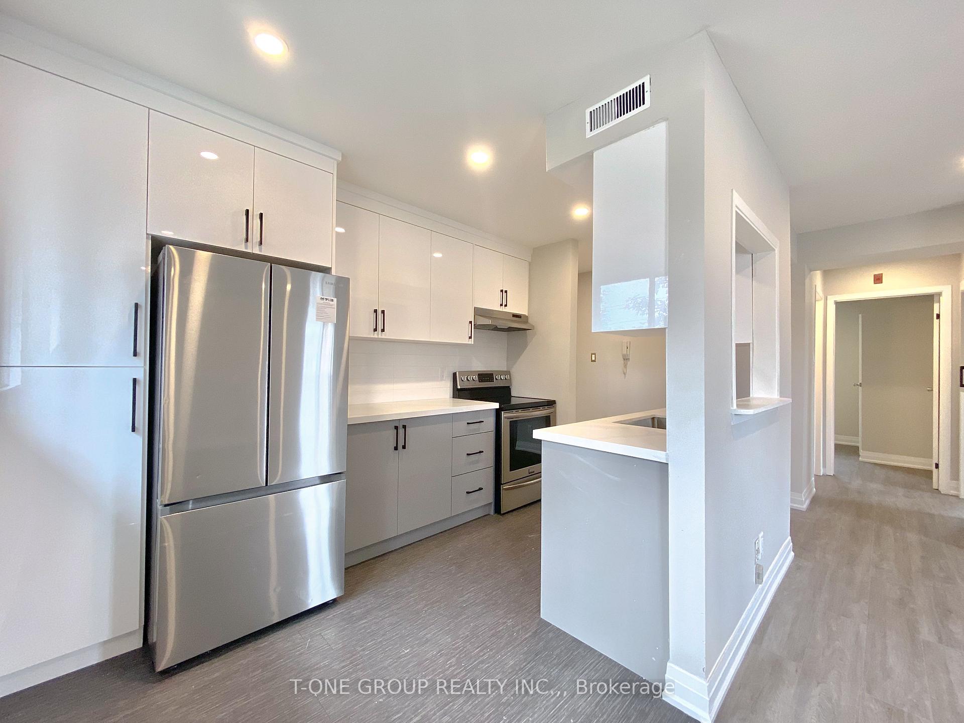 Front of Unit 5, 16 Wellington Street W