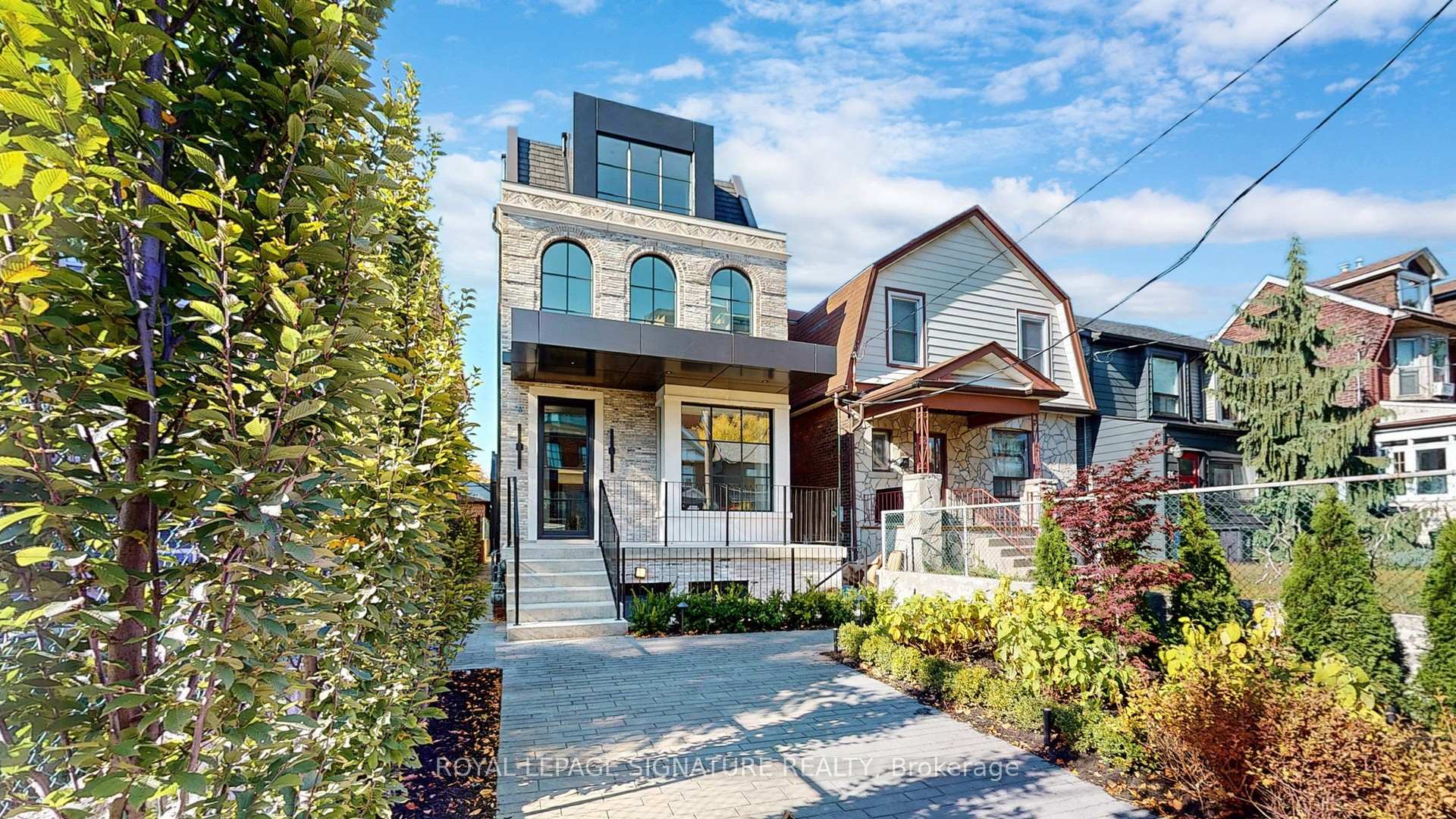 Front of Unit Laneway, 82 Gough Avenue