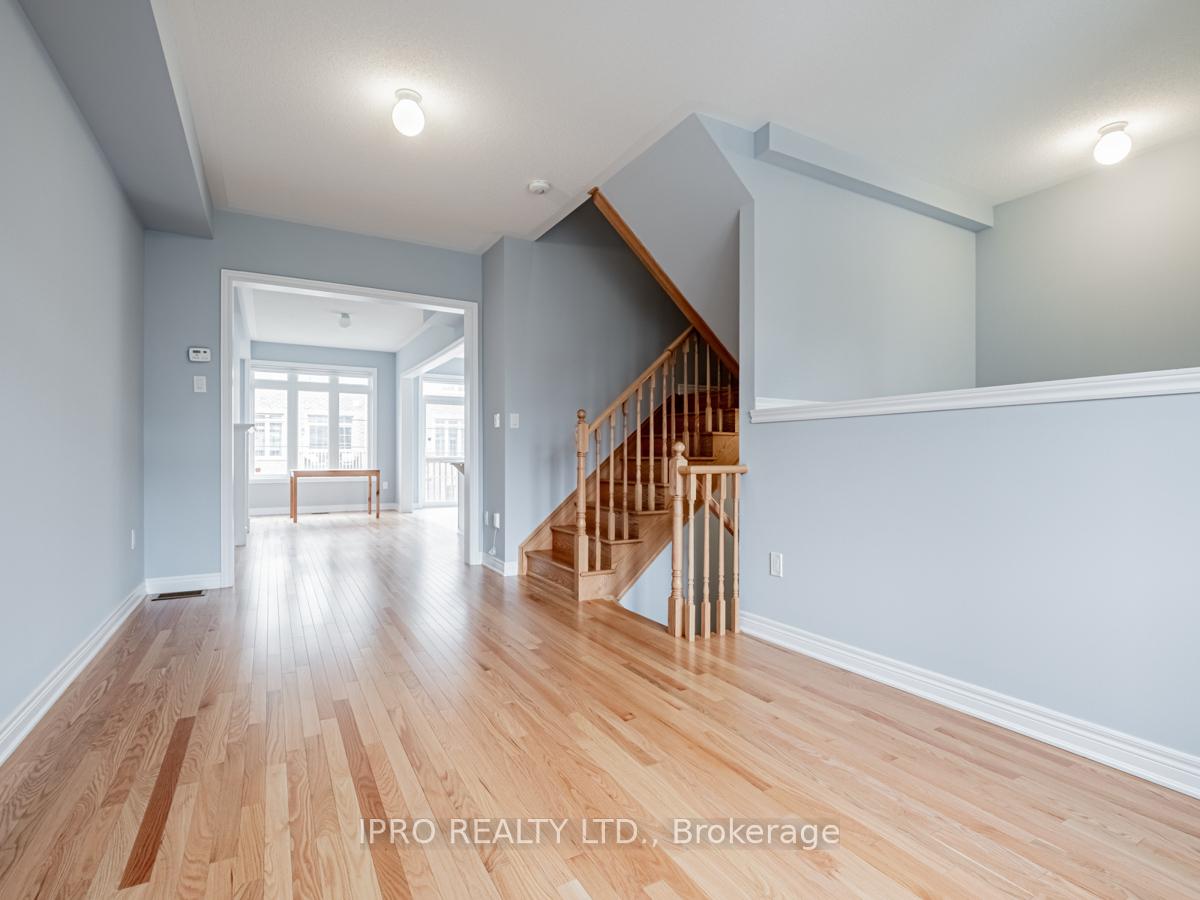 Photo 9 of 75 Farooq Boulevard, Vaughan, Vellore Village — HOMEH