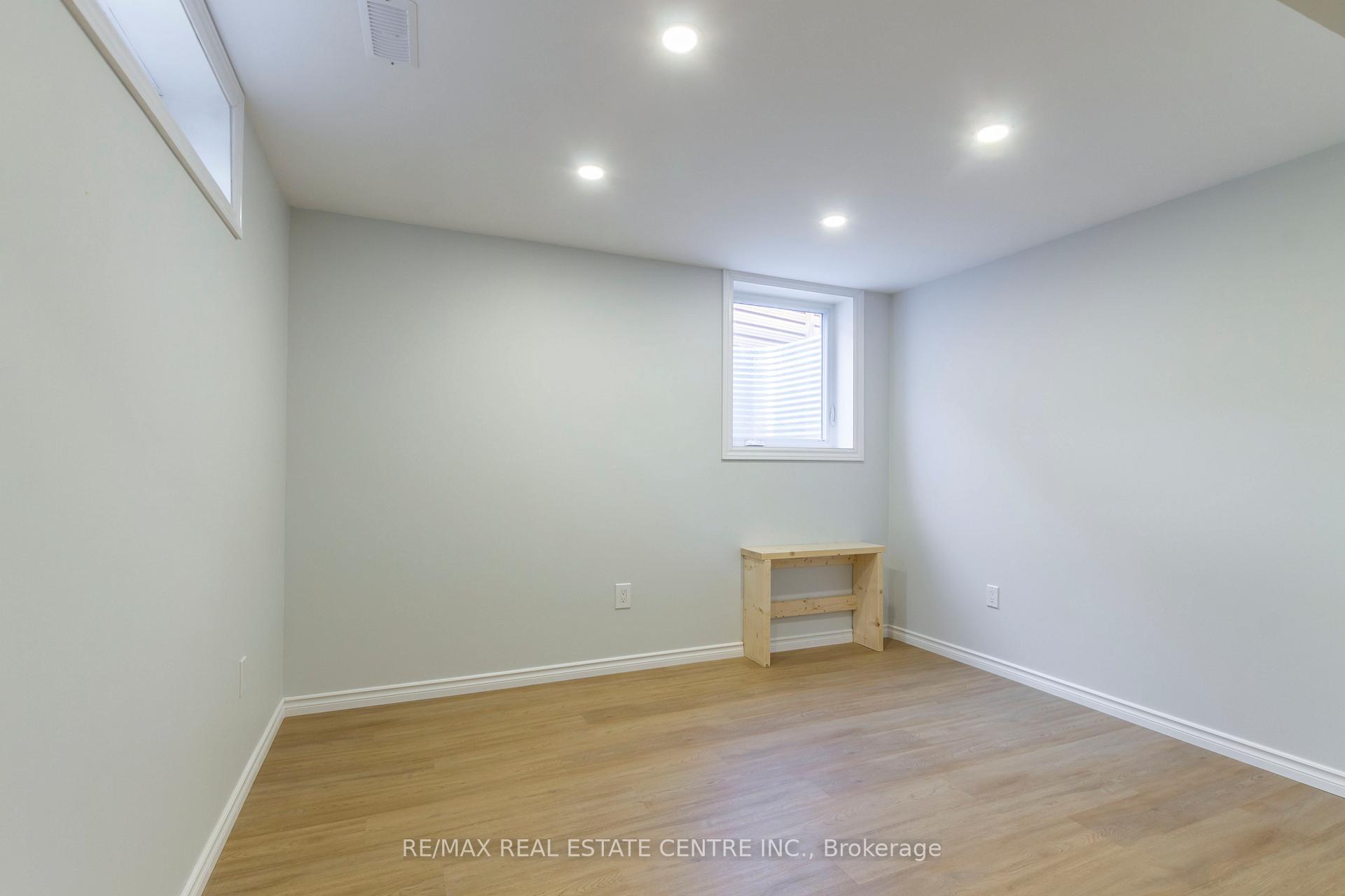 Photo 1 of Unit B, 99 Nickolas Crescent, Cambridge — HOMEH