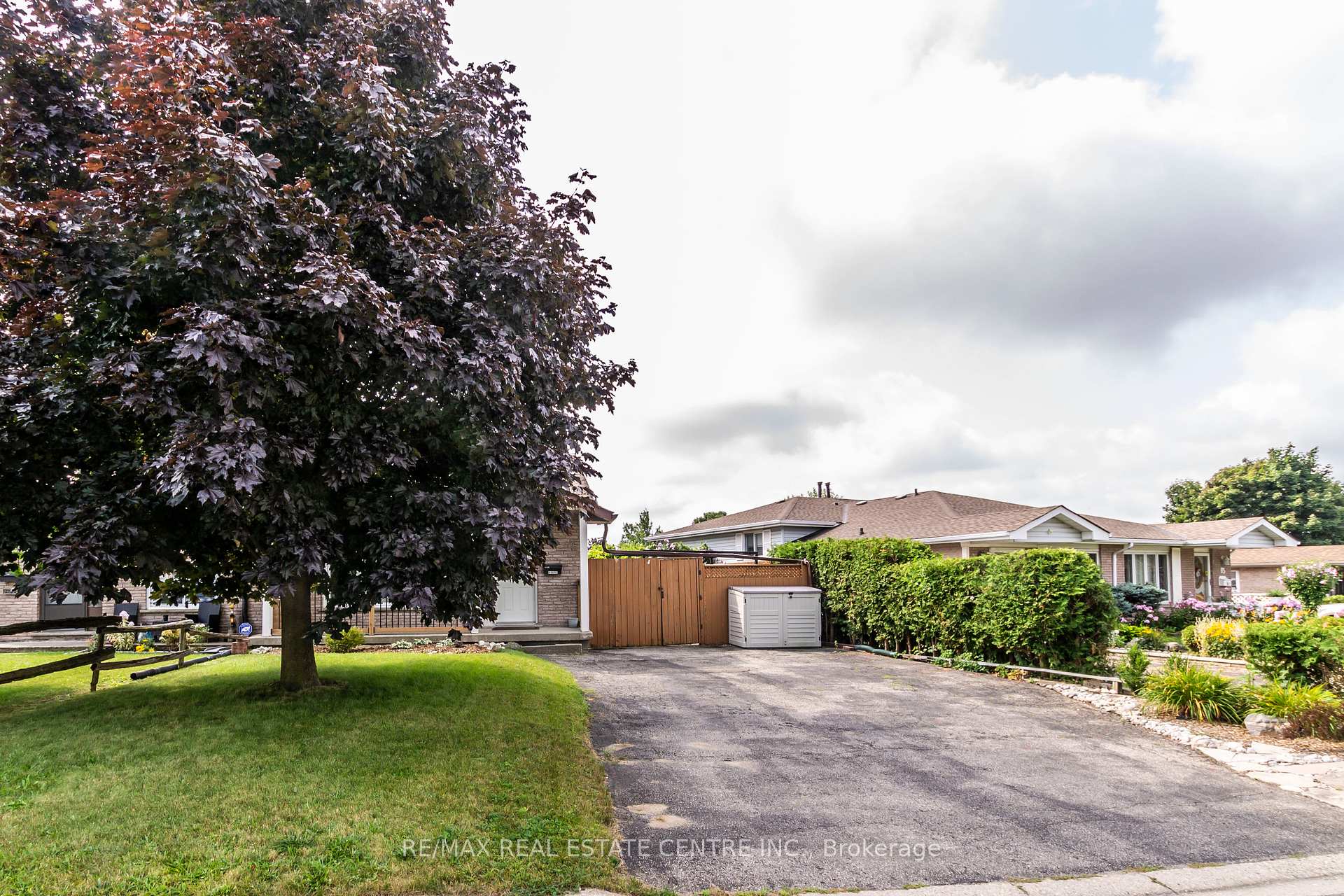 Photo 27 of Unit B, 99 Nickolas Crescent, Cambridge — HOMEH