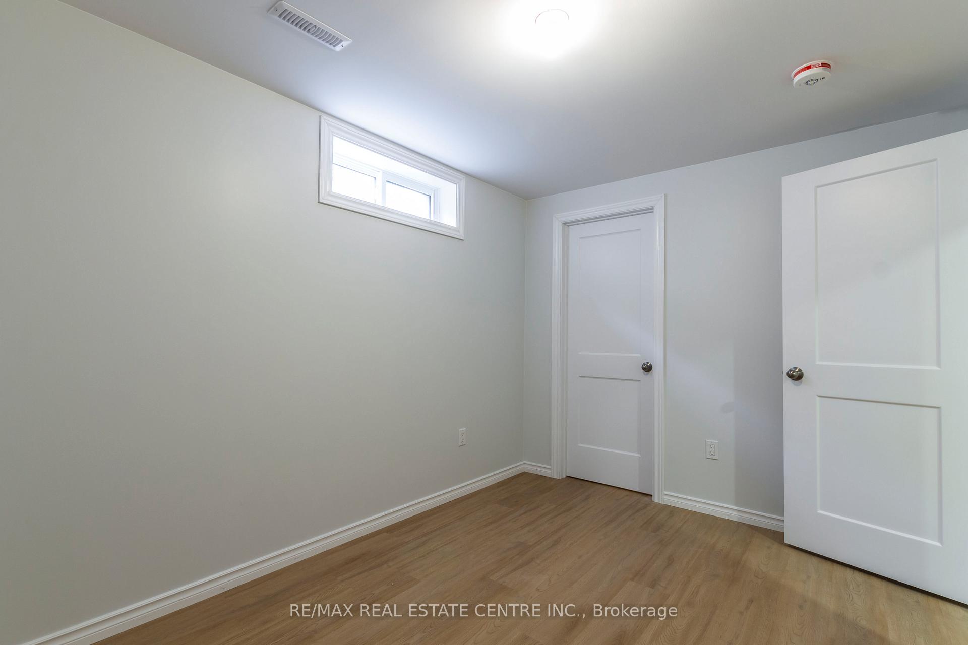 Photo 22 of Unit B, 99 Nickolas Crescent, Cambridge — HOMEH