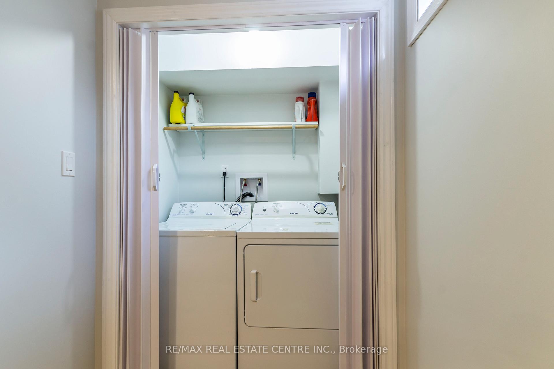 Photo 10 of Unit B, 99 Nickolas Crescent, Cambridge — HOMEH