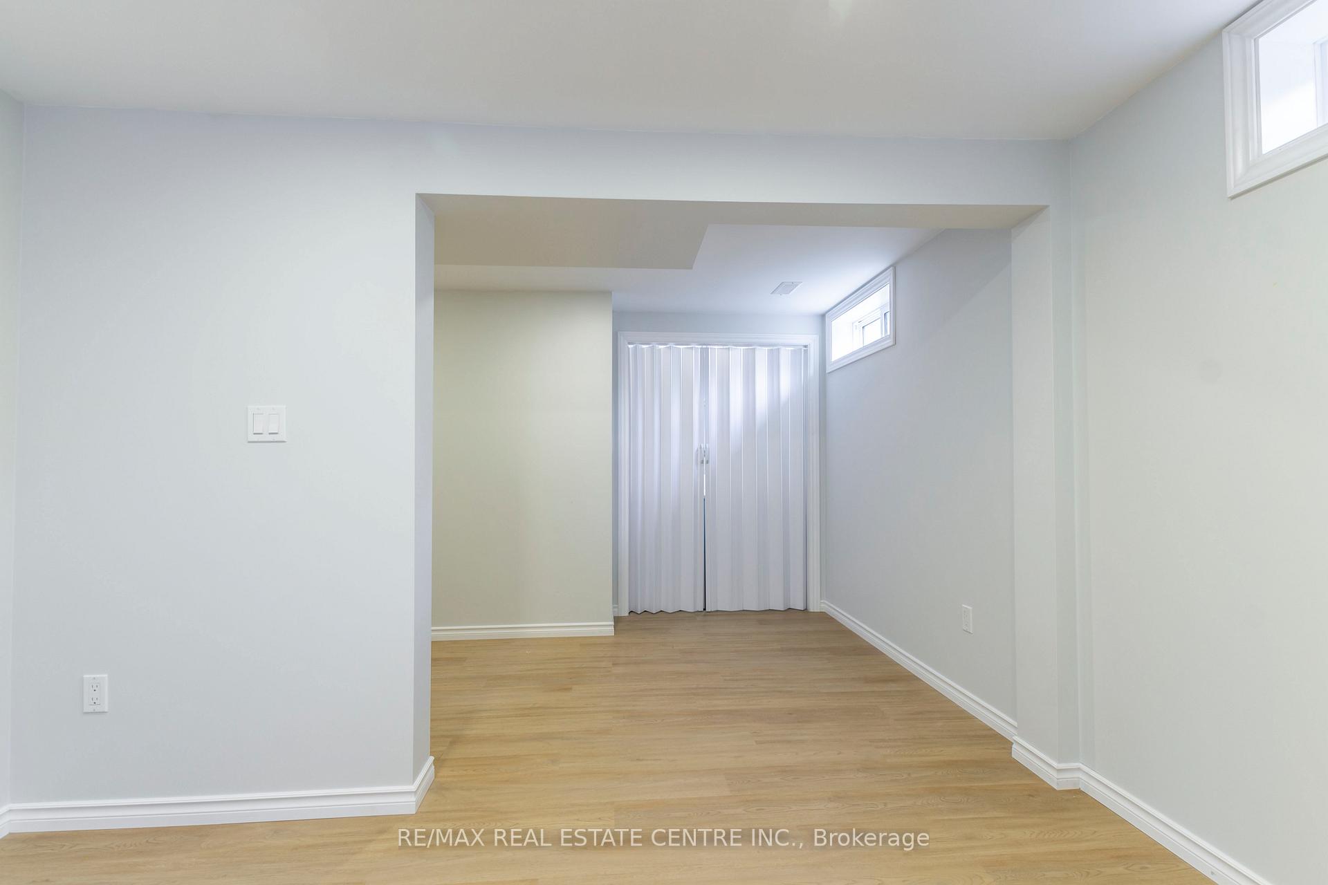 Photo 21 of Unit B, 99 Nickolas Crescent, Cambridge — HOMEH