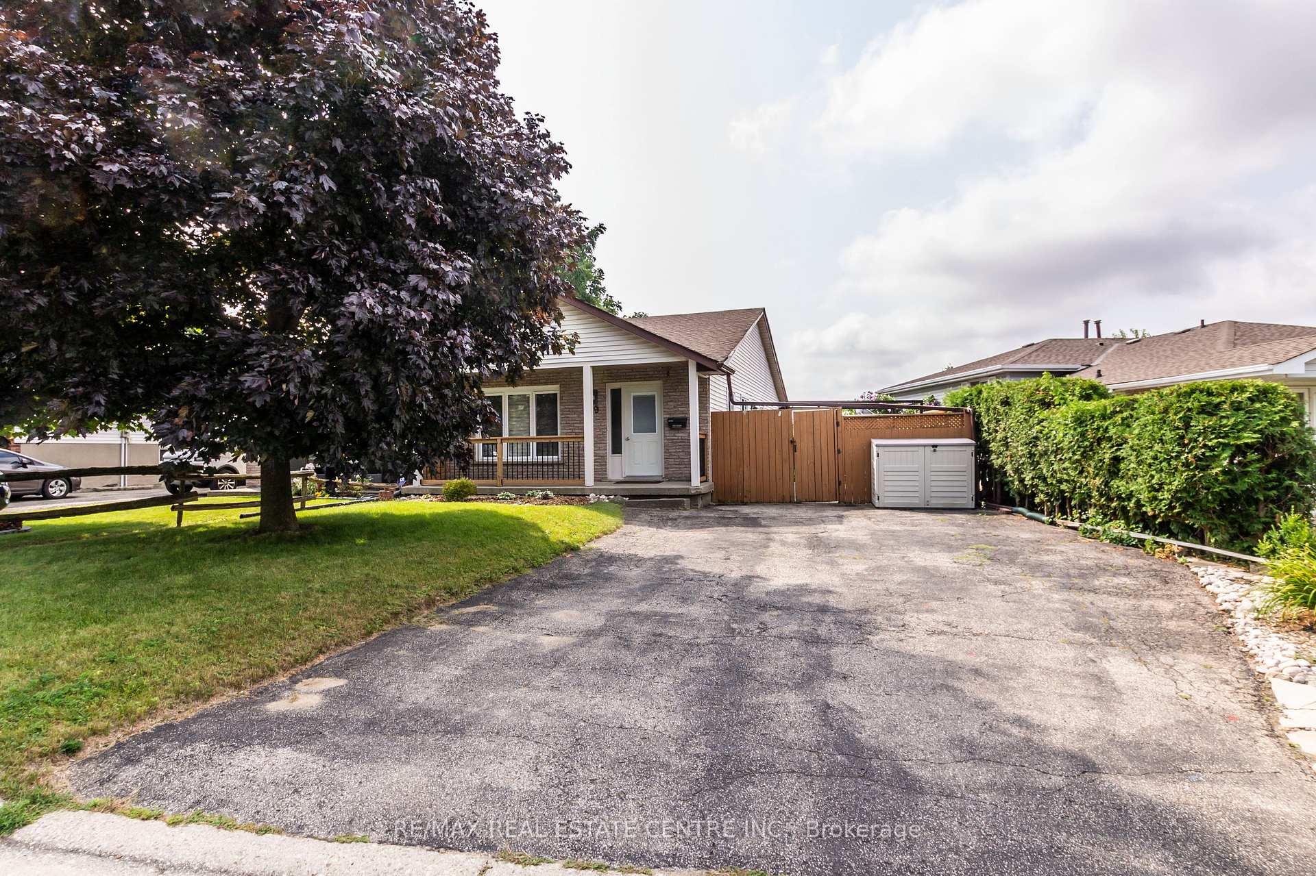 Photo 24 of Unit B, 99 Nickolas Crescent, Cambridge — HOMEH
