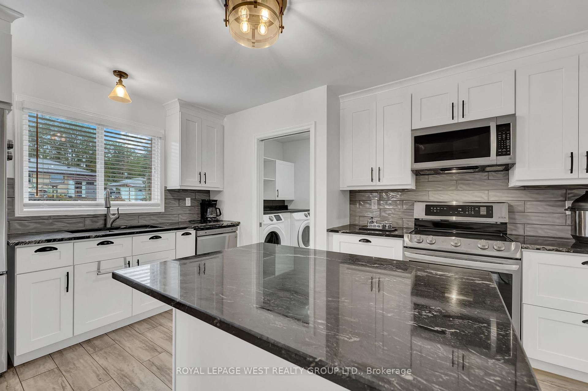 Photo 5 of 9 Webb Street, Barrie, Painswick North — HOMEH