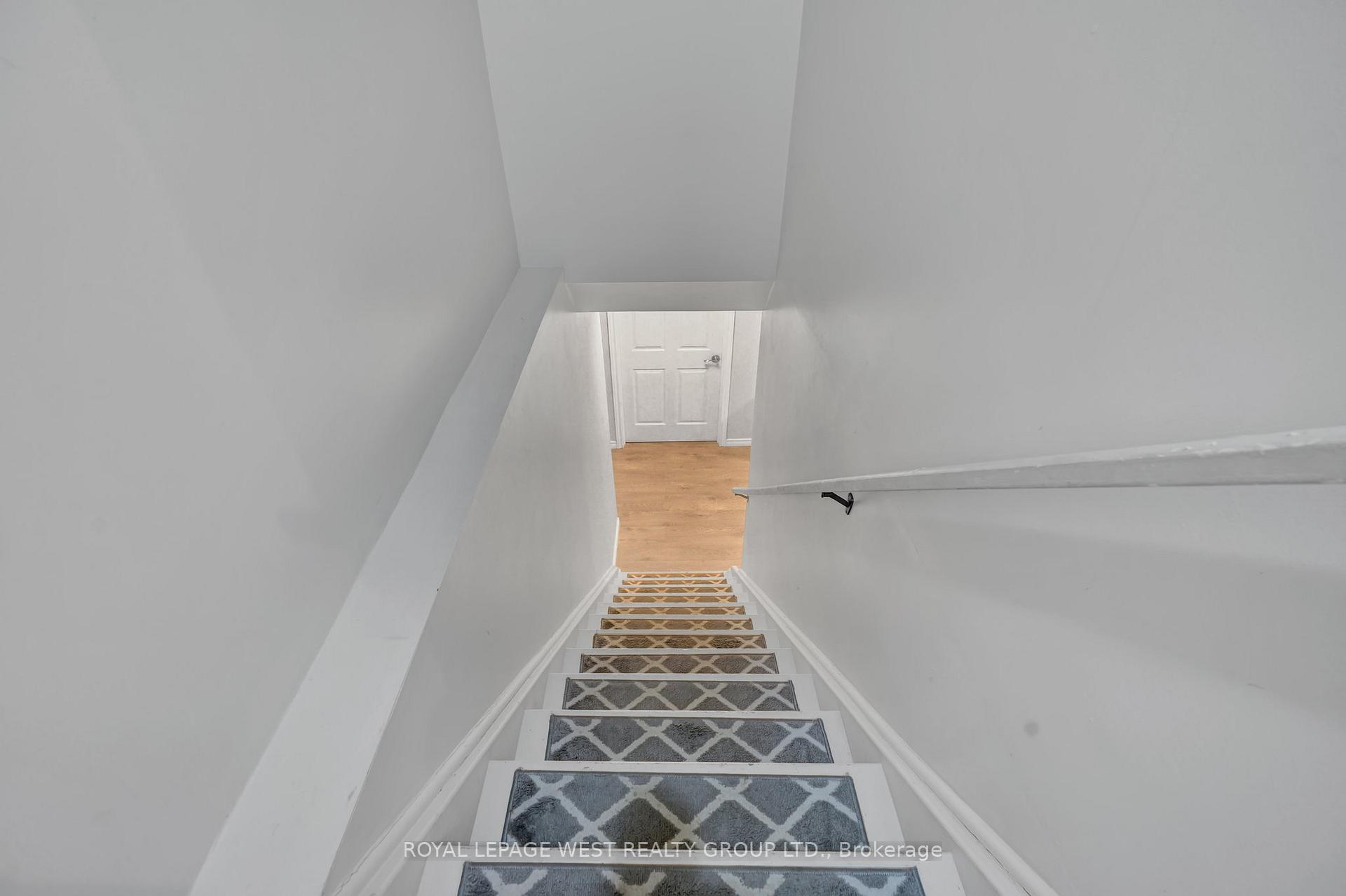 Photo 19 of 9 Webb Street, Barrie, Painswick North — HOMEH