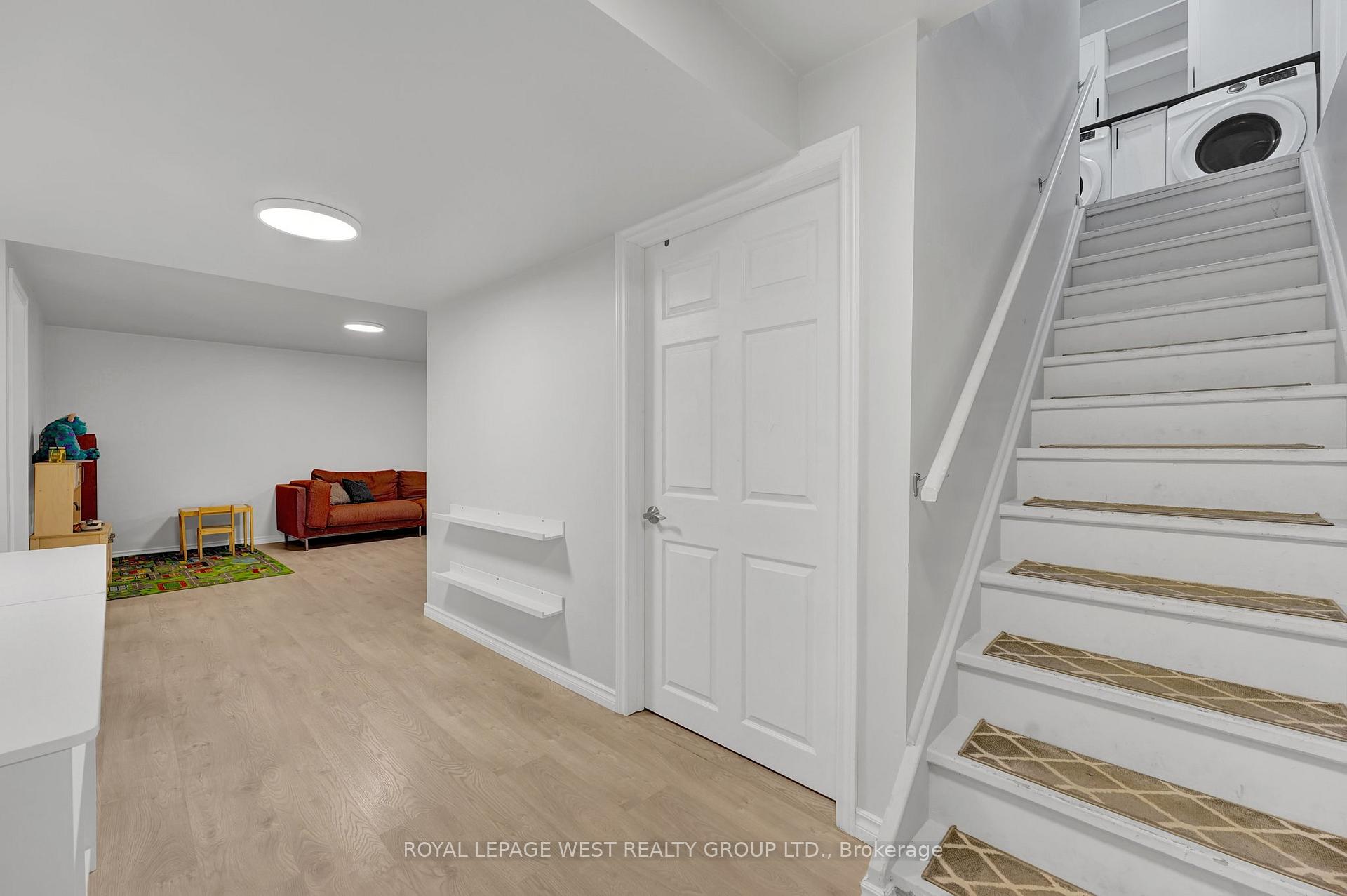 Photo 16 of 9 Webb Street, Barrie, Painswick North — HOMEH