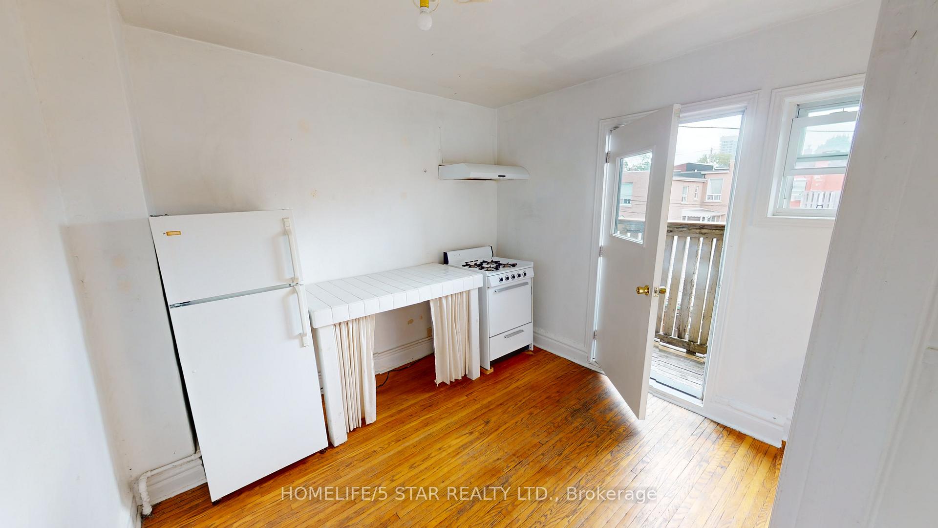 Photo 3 of Unit Apt 2, 41 Humbert Street, Toronto, Trinity-Bellwoods — HOMEH