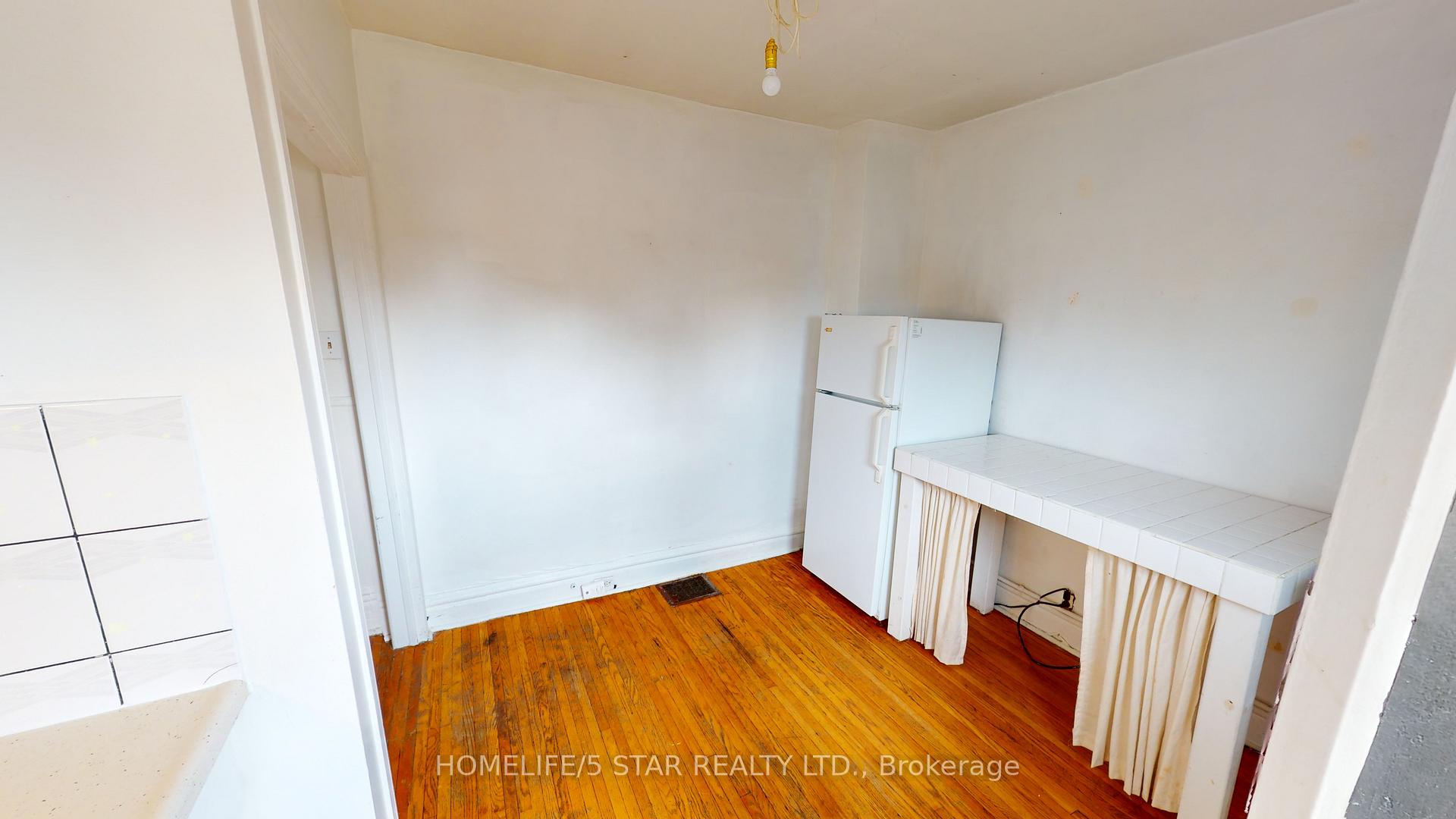 Photo 5 of Unit Apt 2, 41 Humbert Street, Toronto, Trinity-Bellwoods — HOMEH