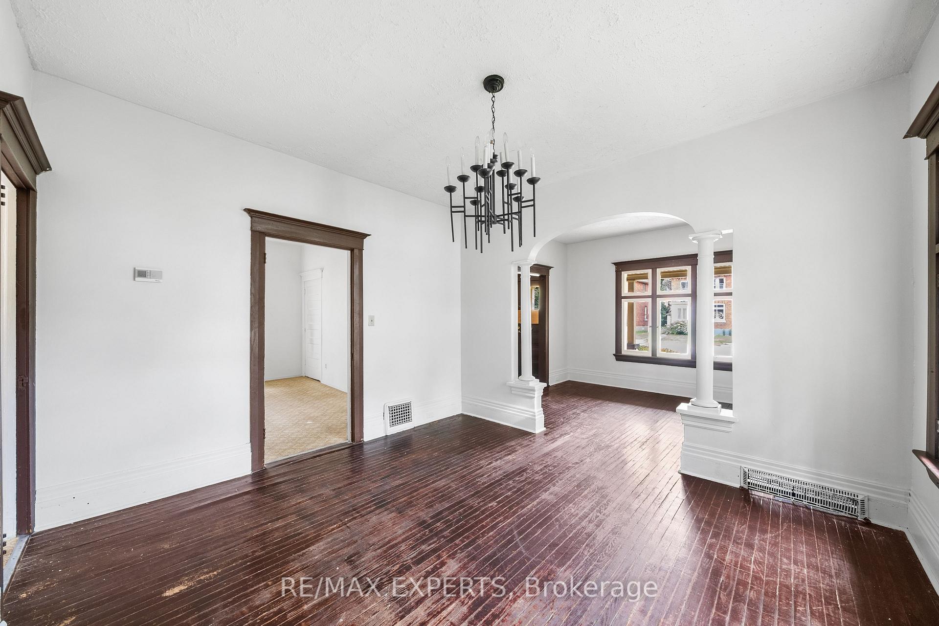 Photo 5 of 54 Tiffin Street, Barrie, Allandale Centre — HOMEH