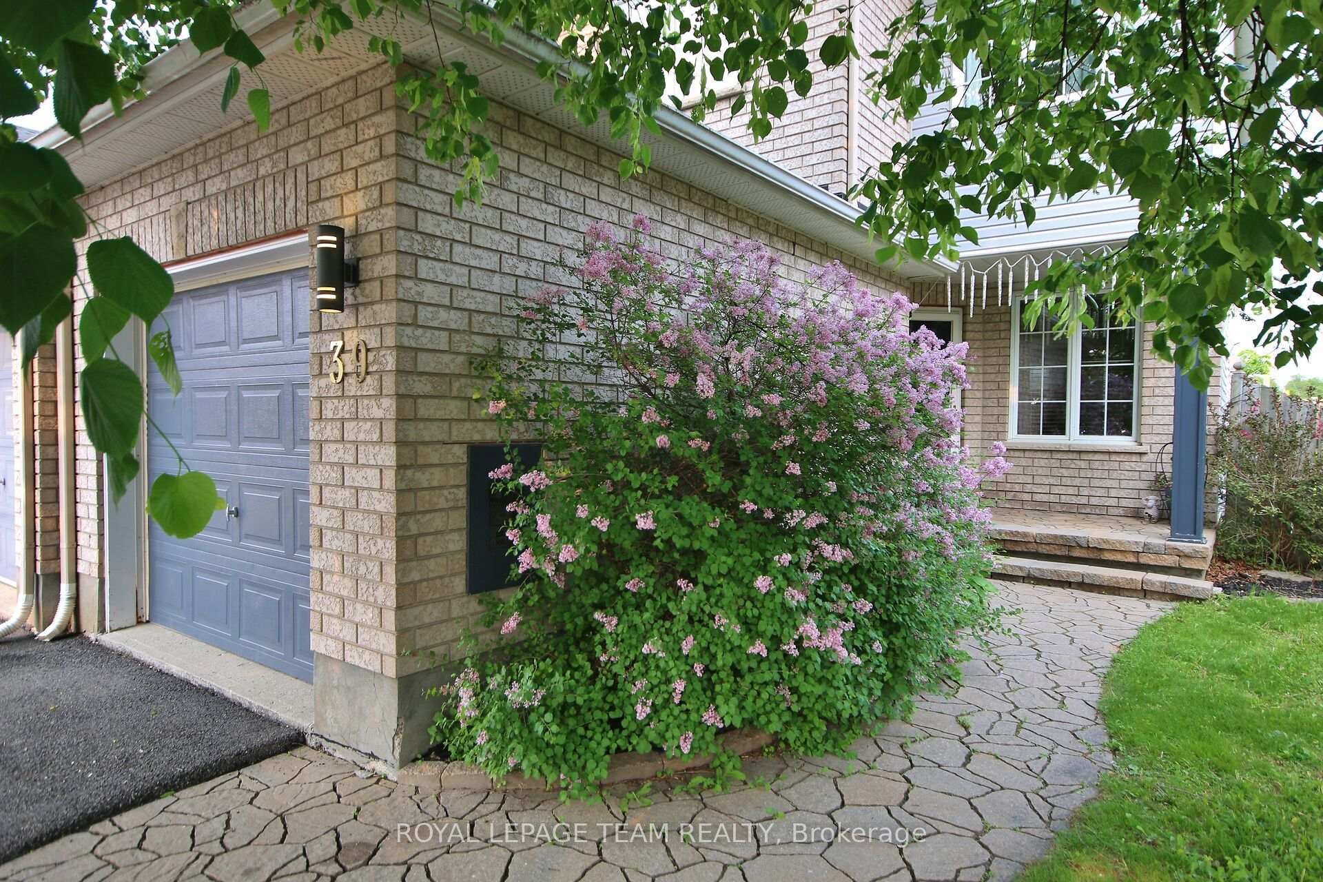 Photo 1 of 39 Foxden Place, Ottawa, Hunt Club Park — HOMEH