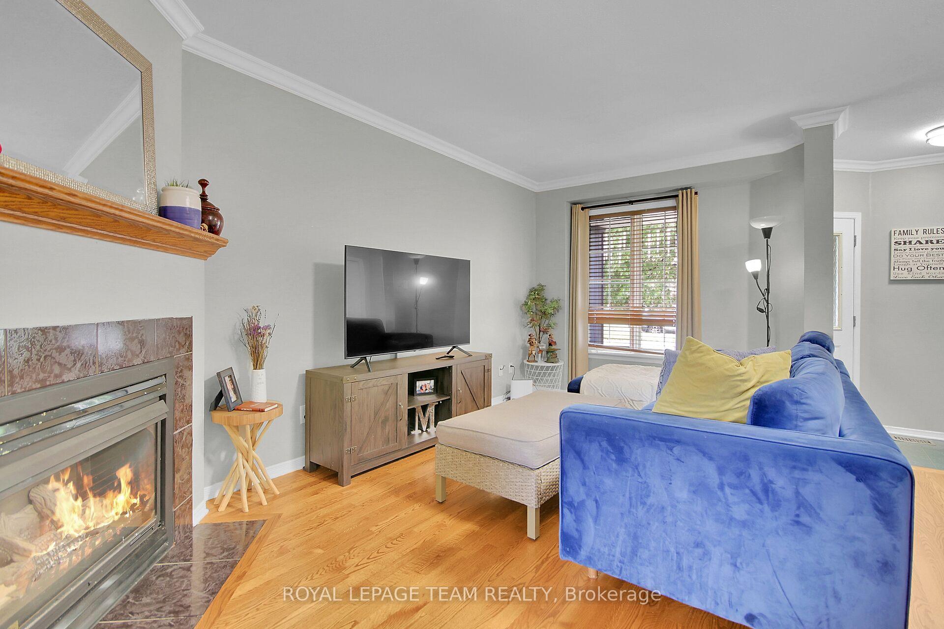 Photo 5 of 39 Foxden Place, Ottawa, Hunt Club Park — HOMEH