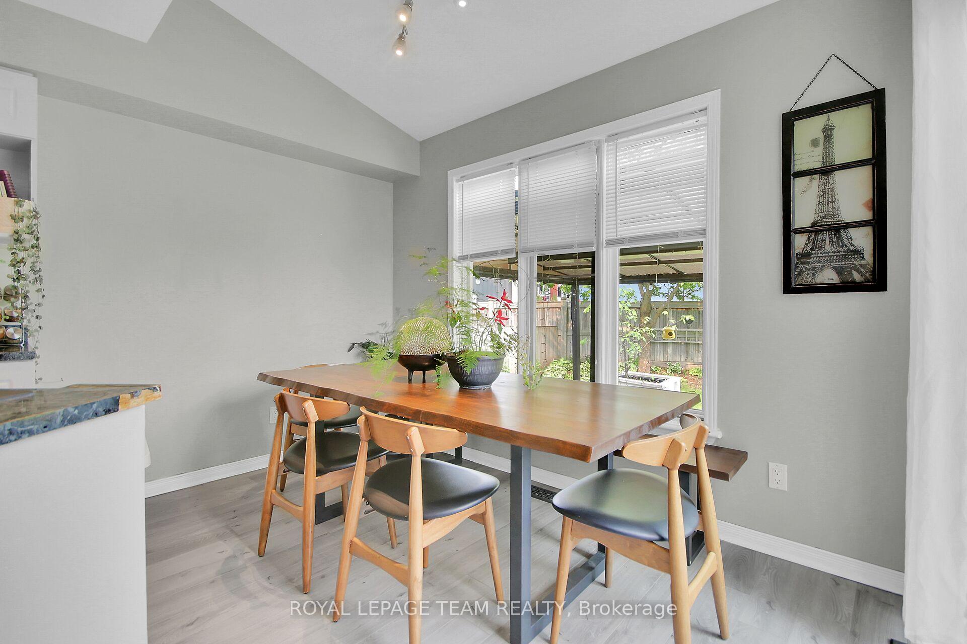 Photo 9 of 39 Foxden Place, Ottawa, Hunt Club Park — HOMEH