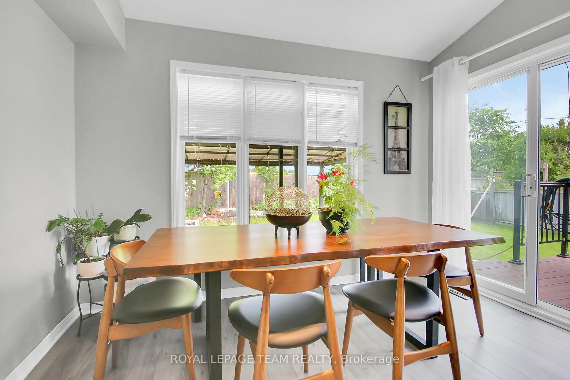 Photo 11 of 39 Foxden Place, Ottawa, Hunt Club Park — HOMEH