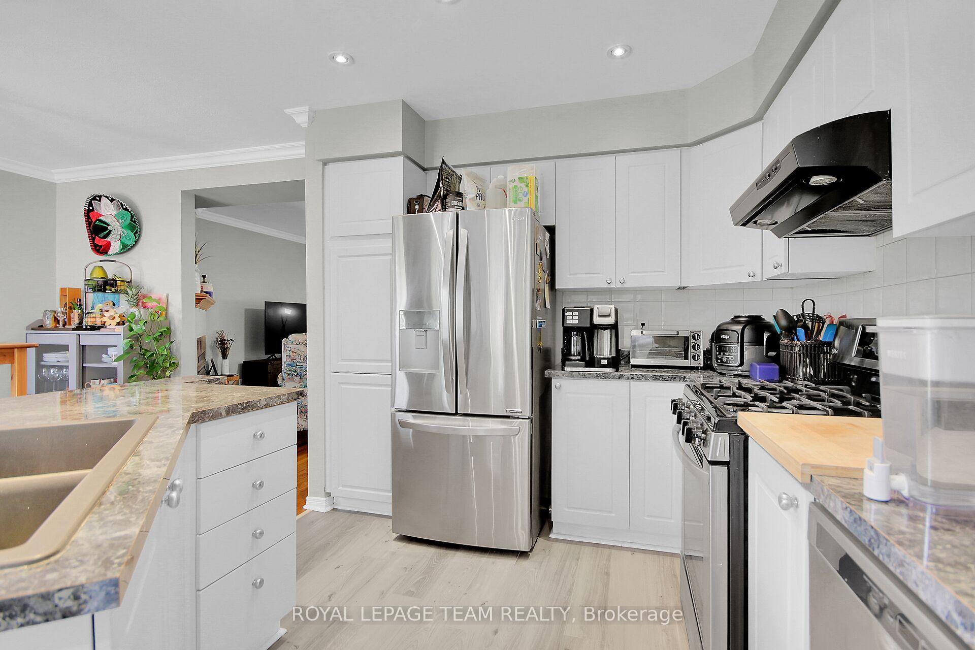 Photo 10 of 39 Foxden Place, Ottawa, Hunt Club Park — HOMEH