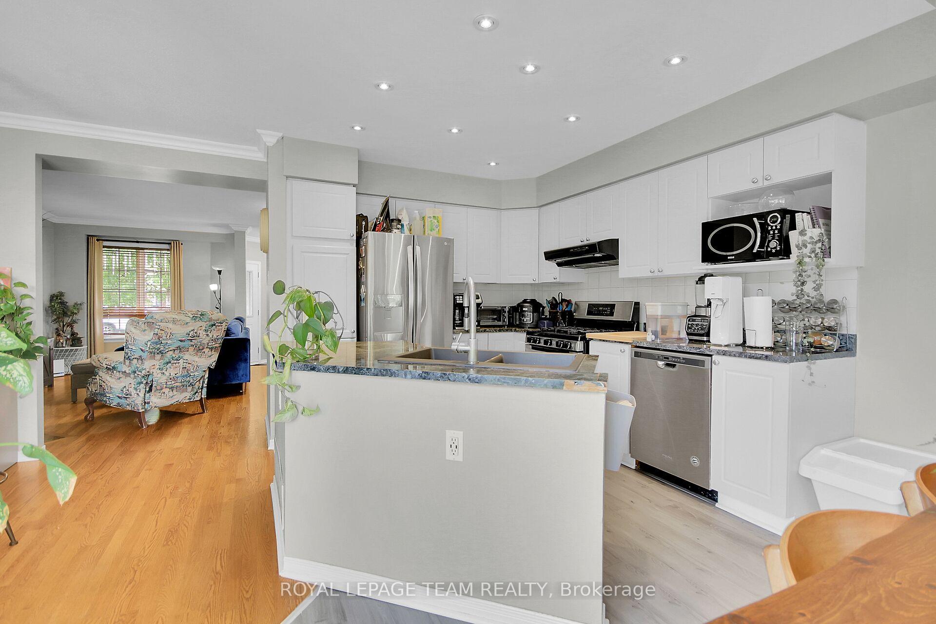 Photo 13 of 39 Foxden Place, Ottawa, Hunt Club Park — HOMEH