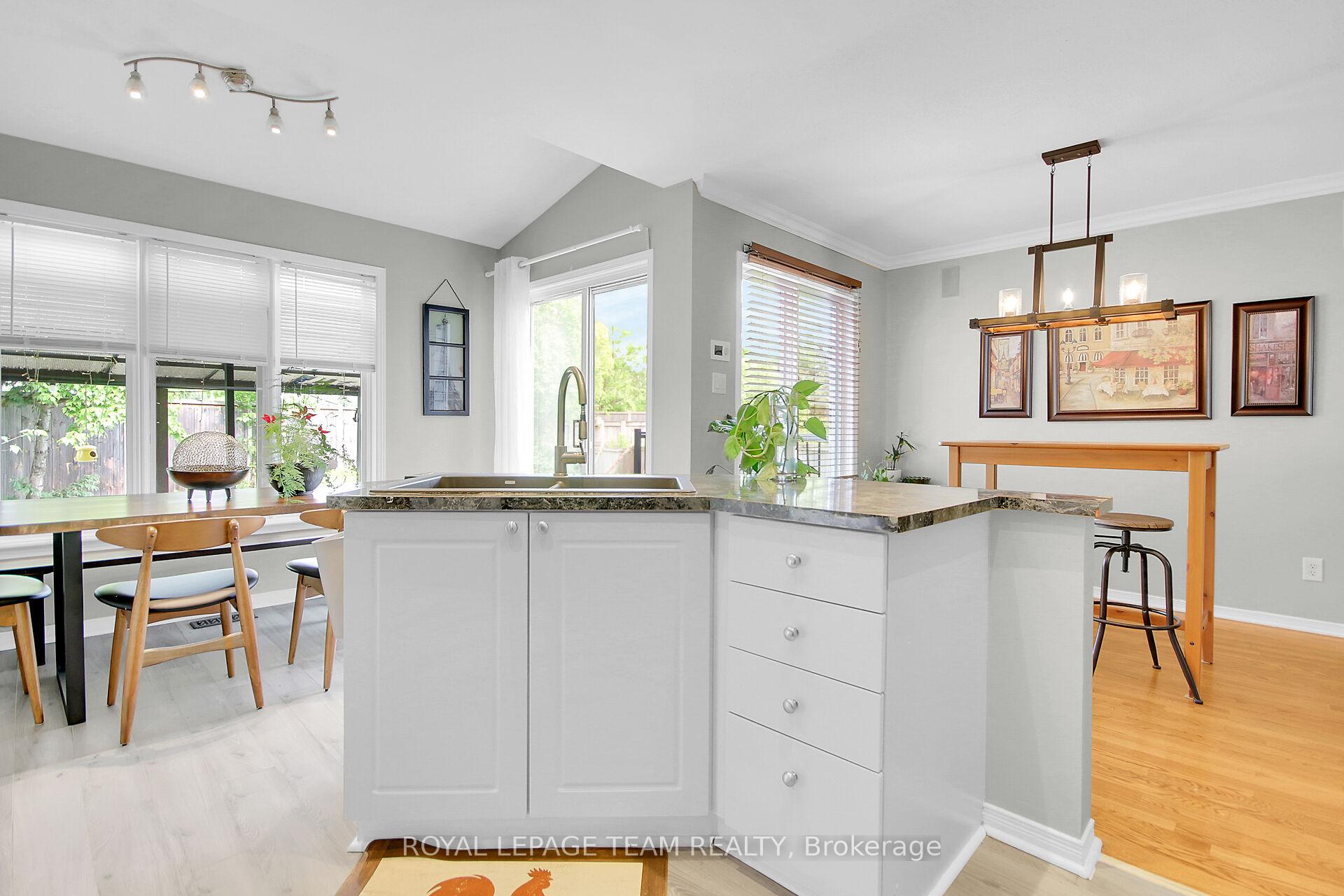 Photo 14 of 39 Foxden Place, Ottawa, Hunt Club Park — HOMEH