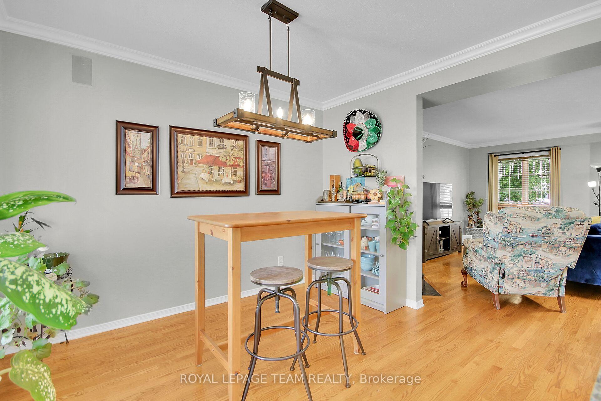 Photo 17 of 39 Foxden Place, Ottawa, Hunt Club Park — HOMEH