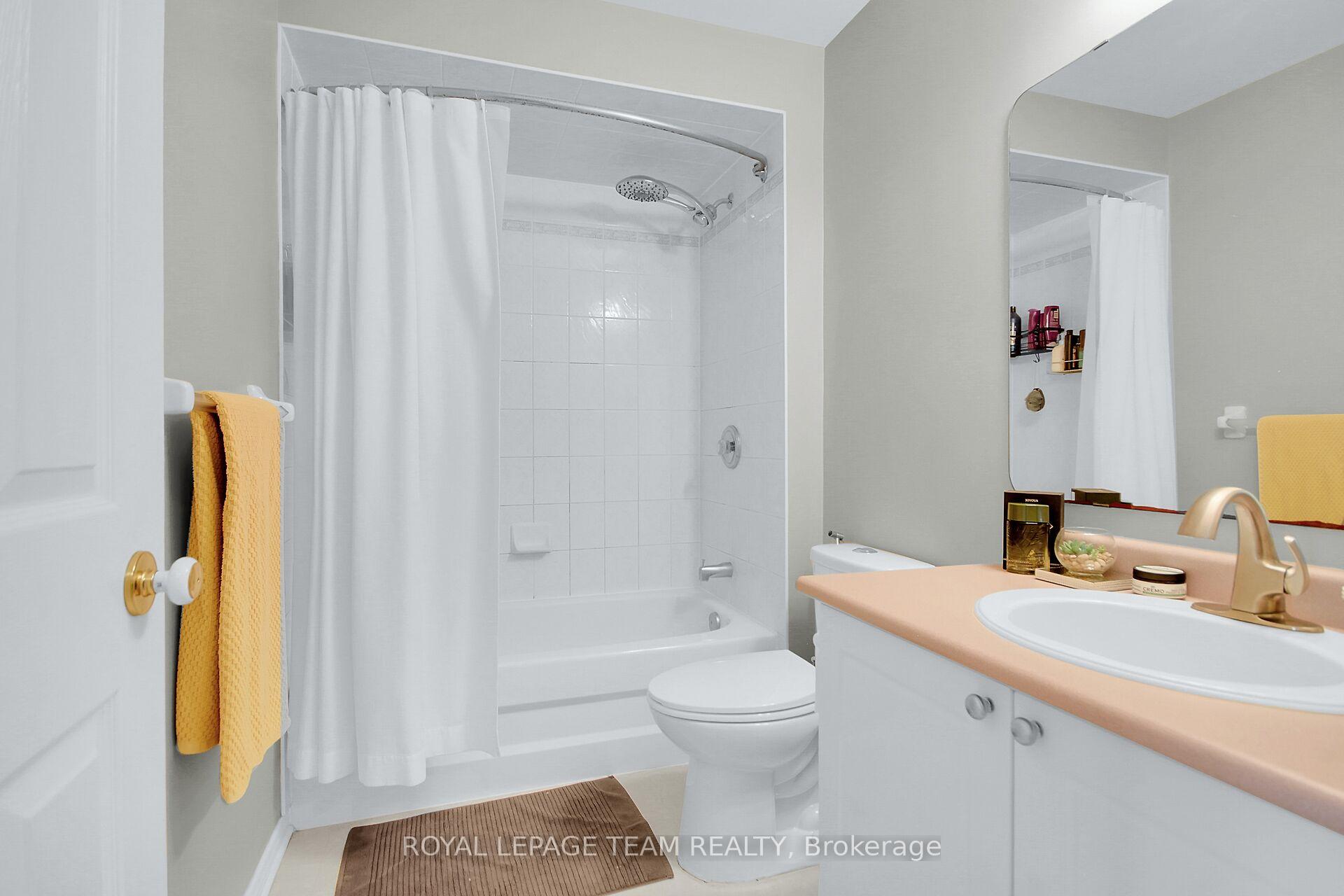 Photo 23 of 39 Foxden Place, Ottawa, Hunt Club Park — HOMEH