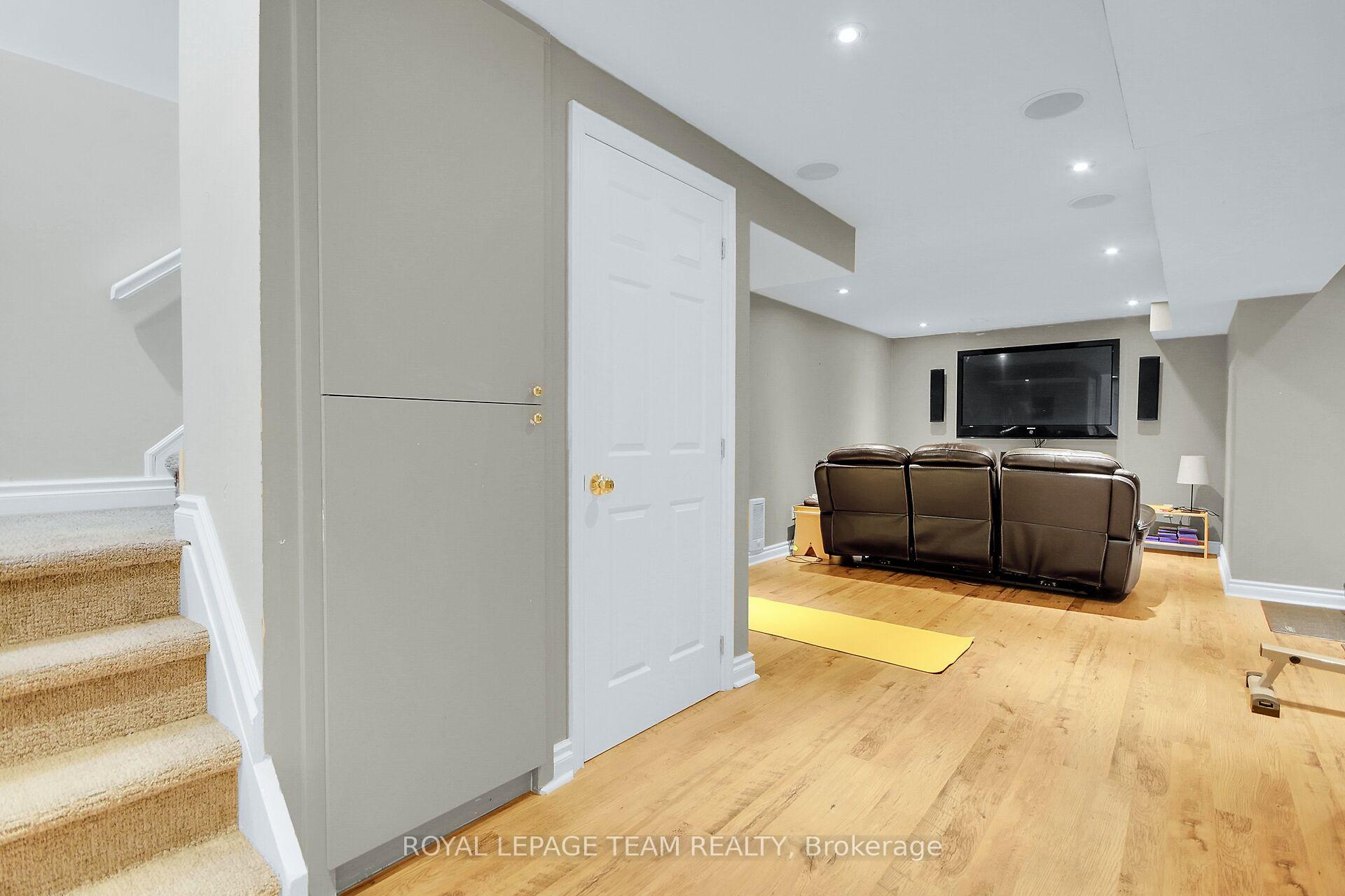 Photo 33 of 39 Foxden Place, Ottawa, Hunt Club Park — HOMEH