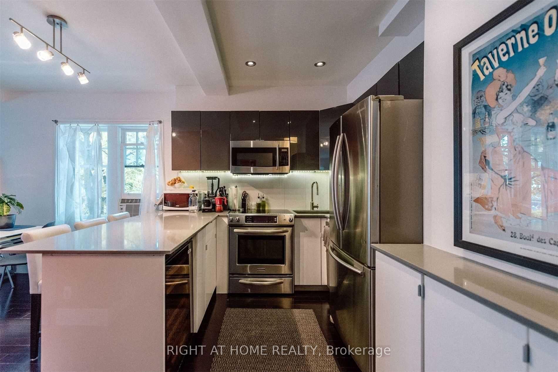 Photo 3 of 1-1 Sprucehill Road, Toronto, The Beaches — HOMEH