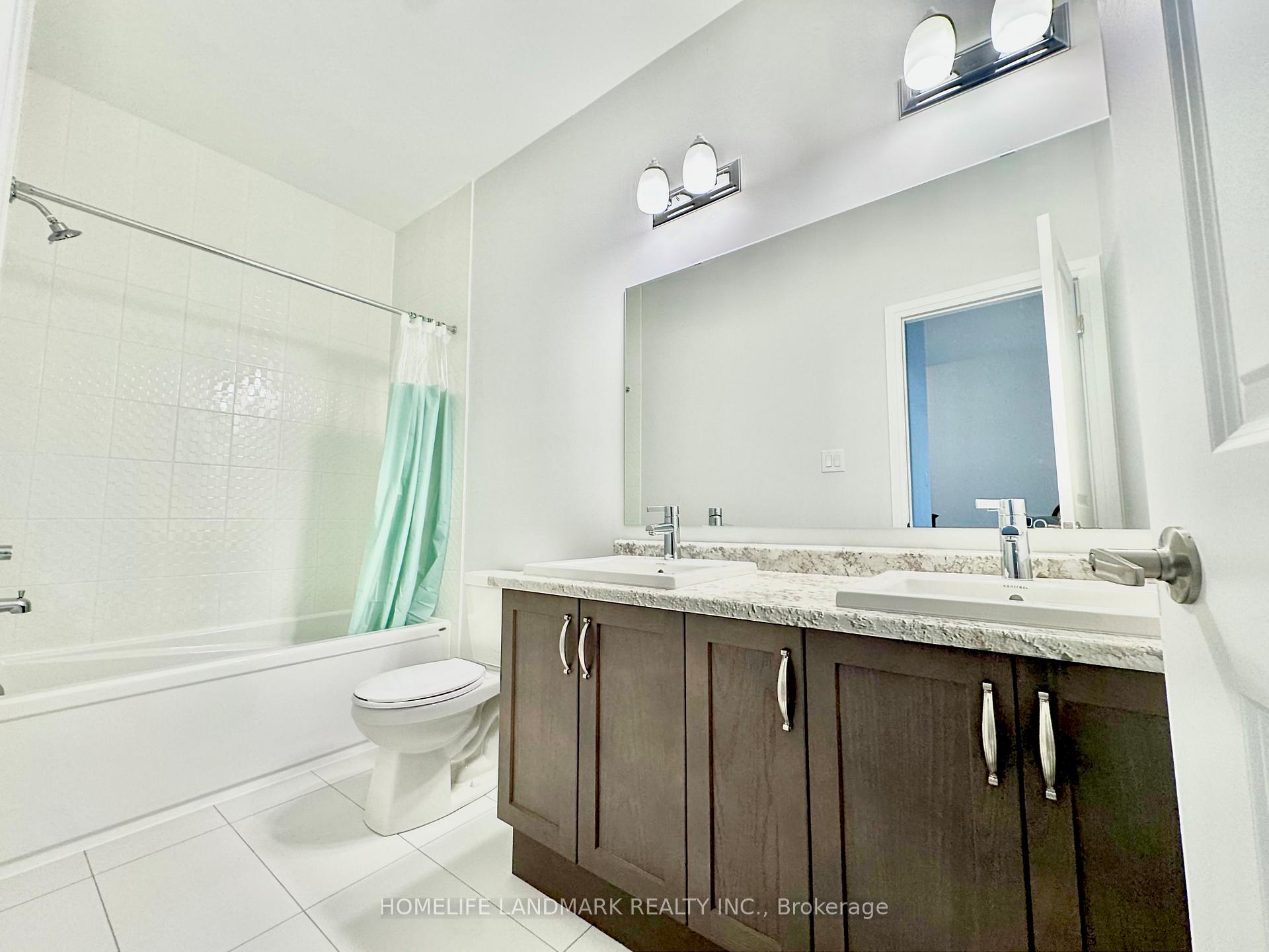 Photo 22 of 17 Frisinger Lane, Markham, Cornell — HOMEH