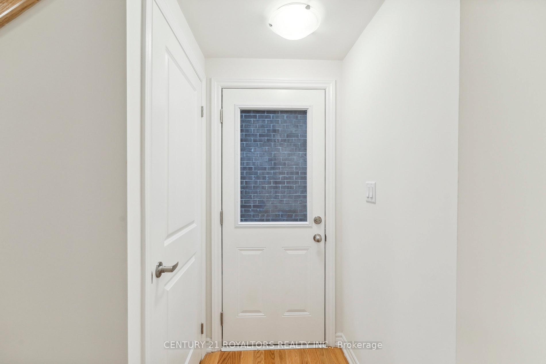 Photo 3 of 27 Prudhoe Terrace, Barrie, Rural Barrie Southeast — HOMEH