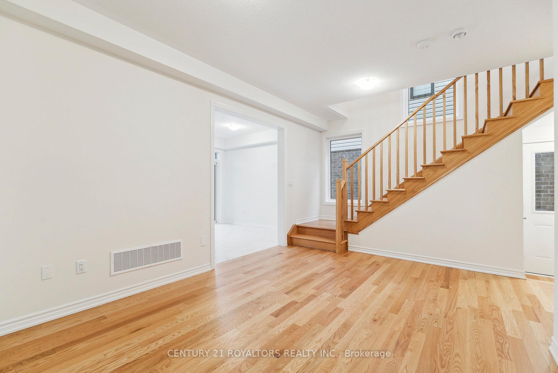 Photo 6 of 27 Prudhoe Terrace, Barrie, Rural Barrie Southeast — HOMEH