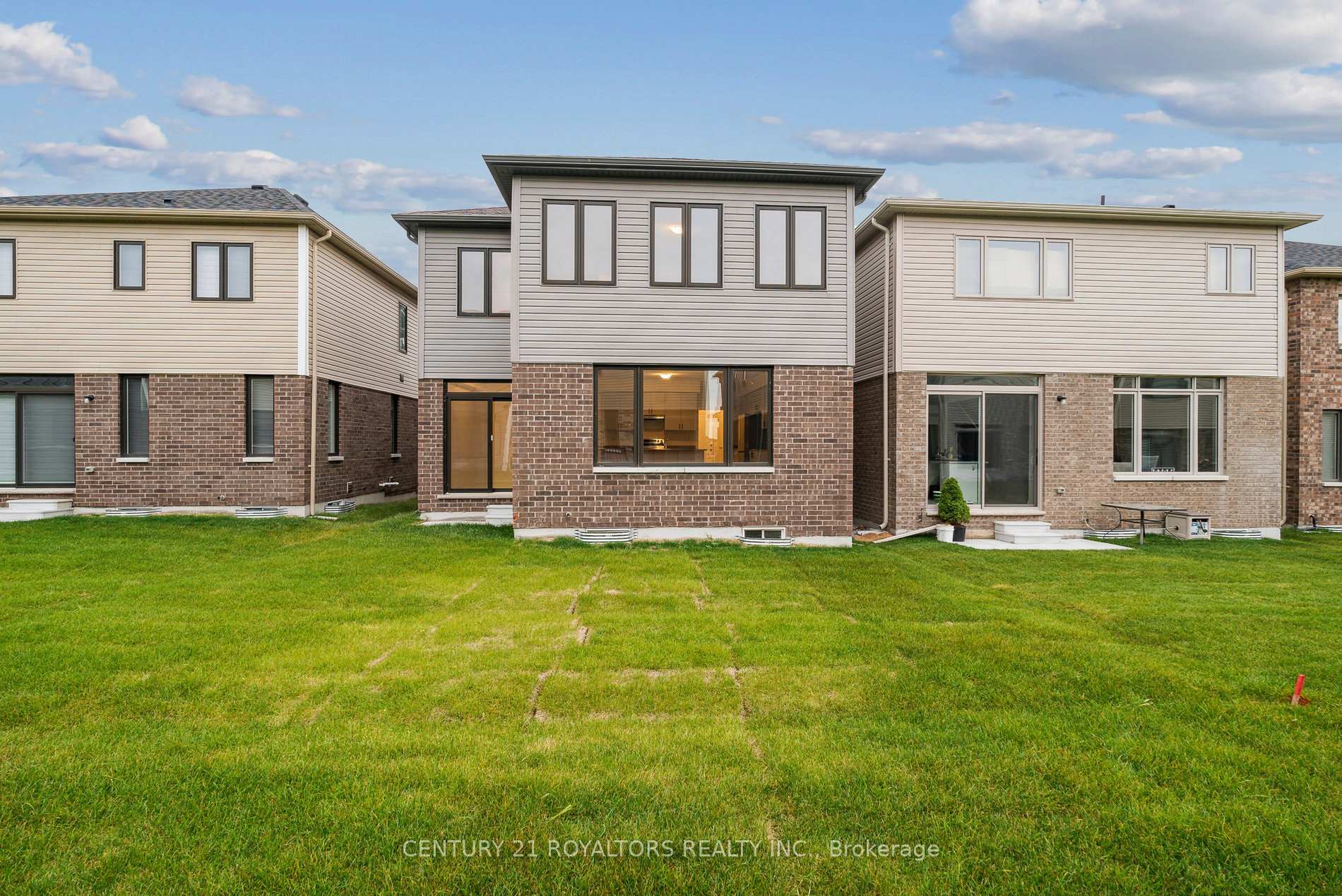 Photo 34 of 27 Prudhoe Terrace, Barrie, Rural Barrie Southeast — HOMEH