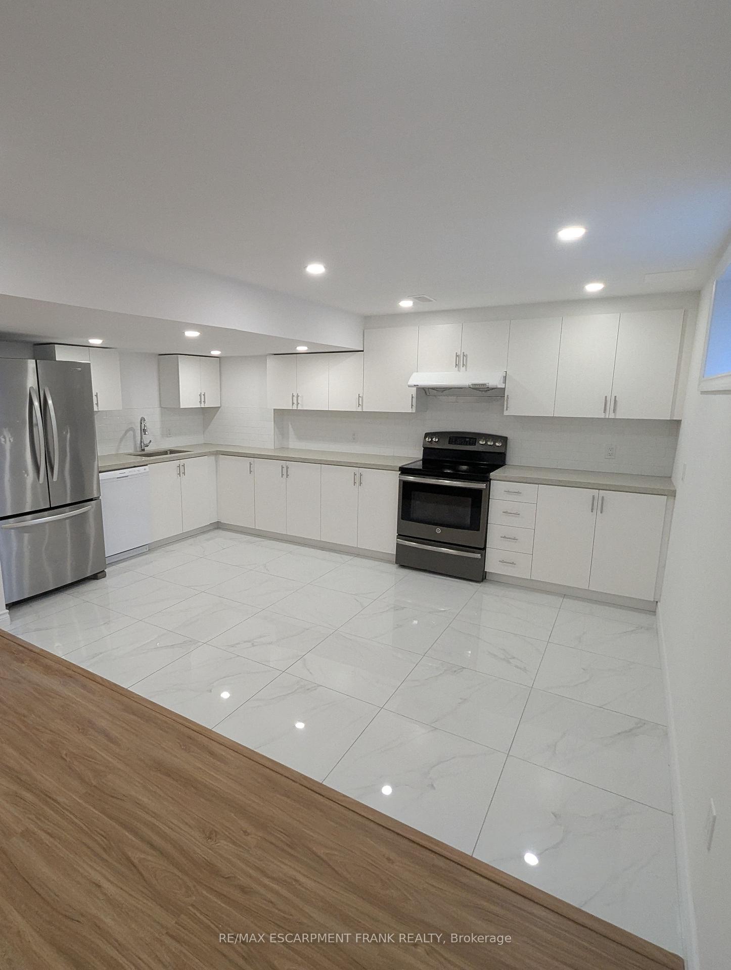 Photo 5 of Unit BASEMENT, 18 Blossom Lane, Hamilton, Kernighan — HOMEH