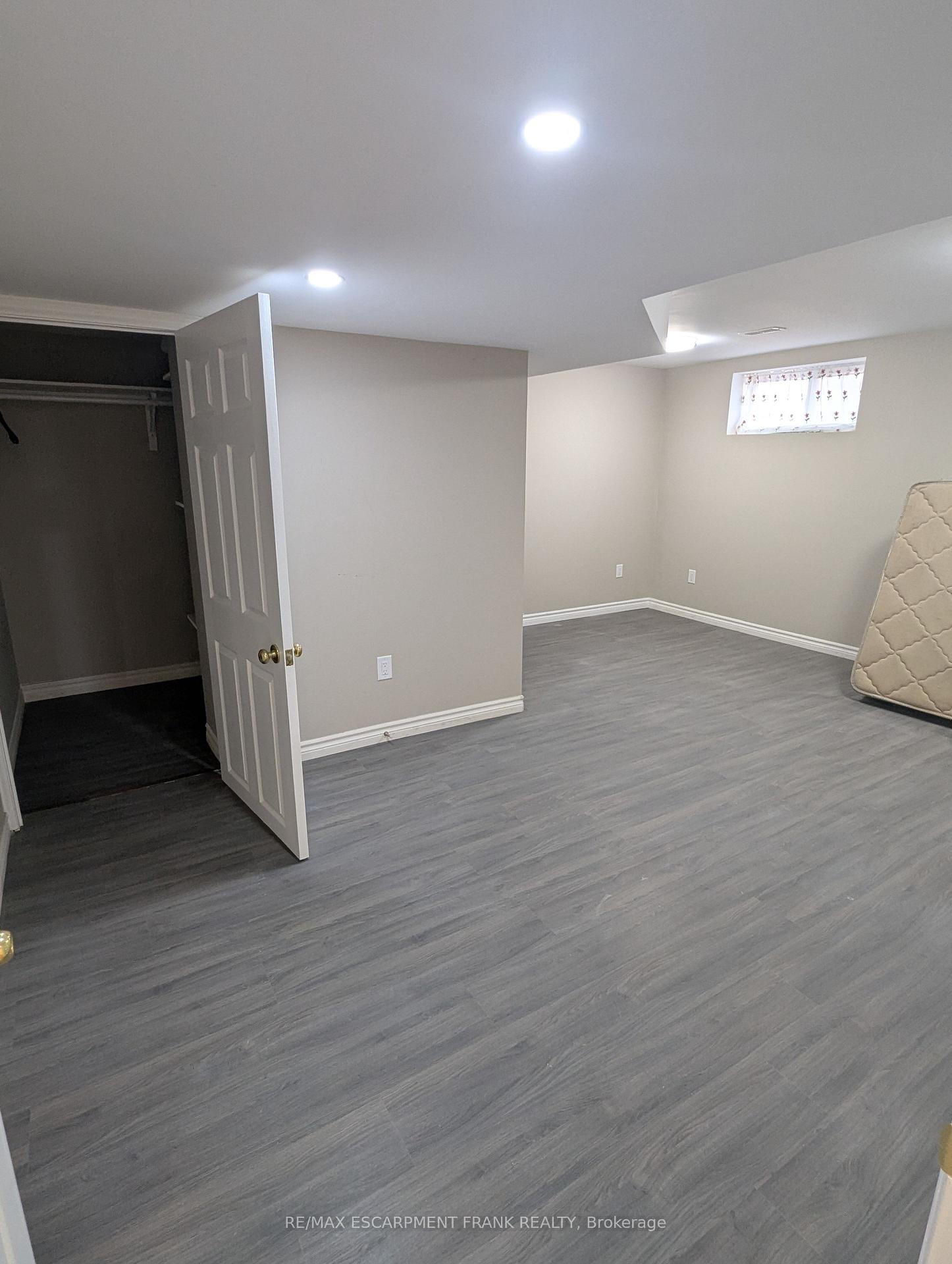 Photo 6 of Unit BASEMENT, 18 Blossom Lane, Hamilton, Kernighan — HOMEH