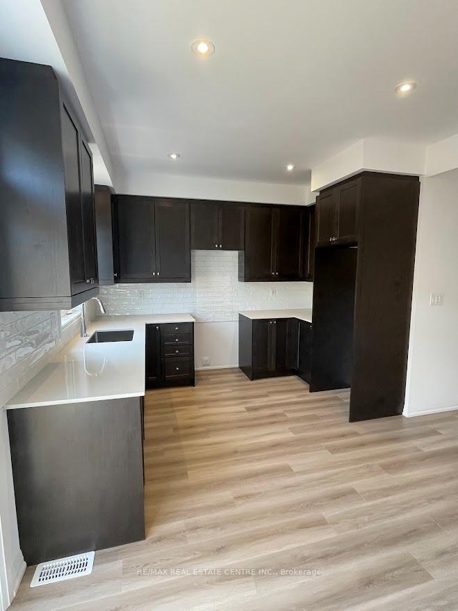 Photo 23 of Unit 35, 55 Tom Brown Drive, Brant, Paris — HOMEH