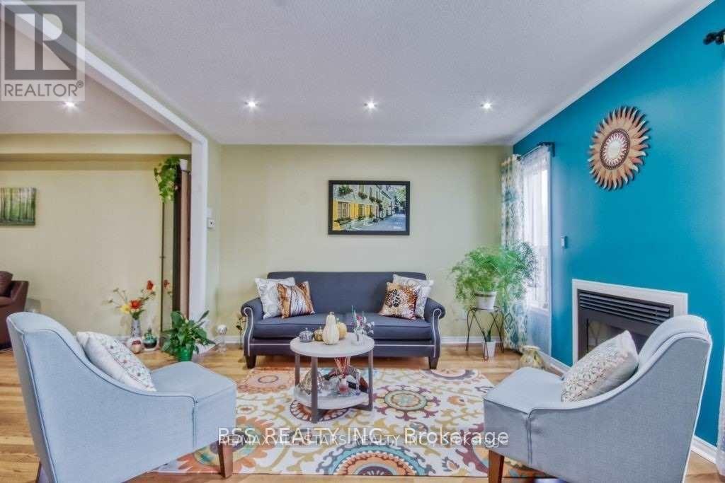 Photo 2 of 29 Castlethorpe Drive, Scarborough, Cliffcrest — HOMEH