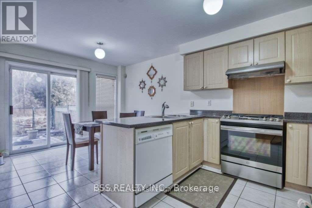 Photo 4 of 29 Castlethorpe Drive, Scarborough, Cliffcrest — HOMEH